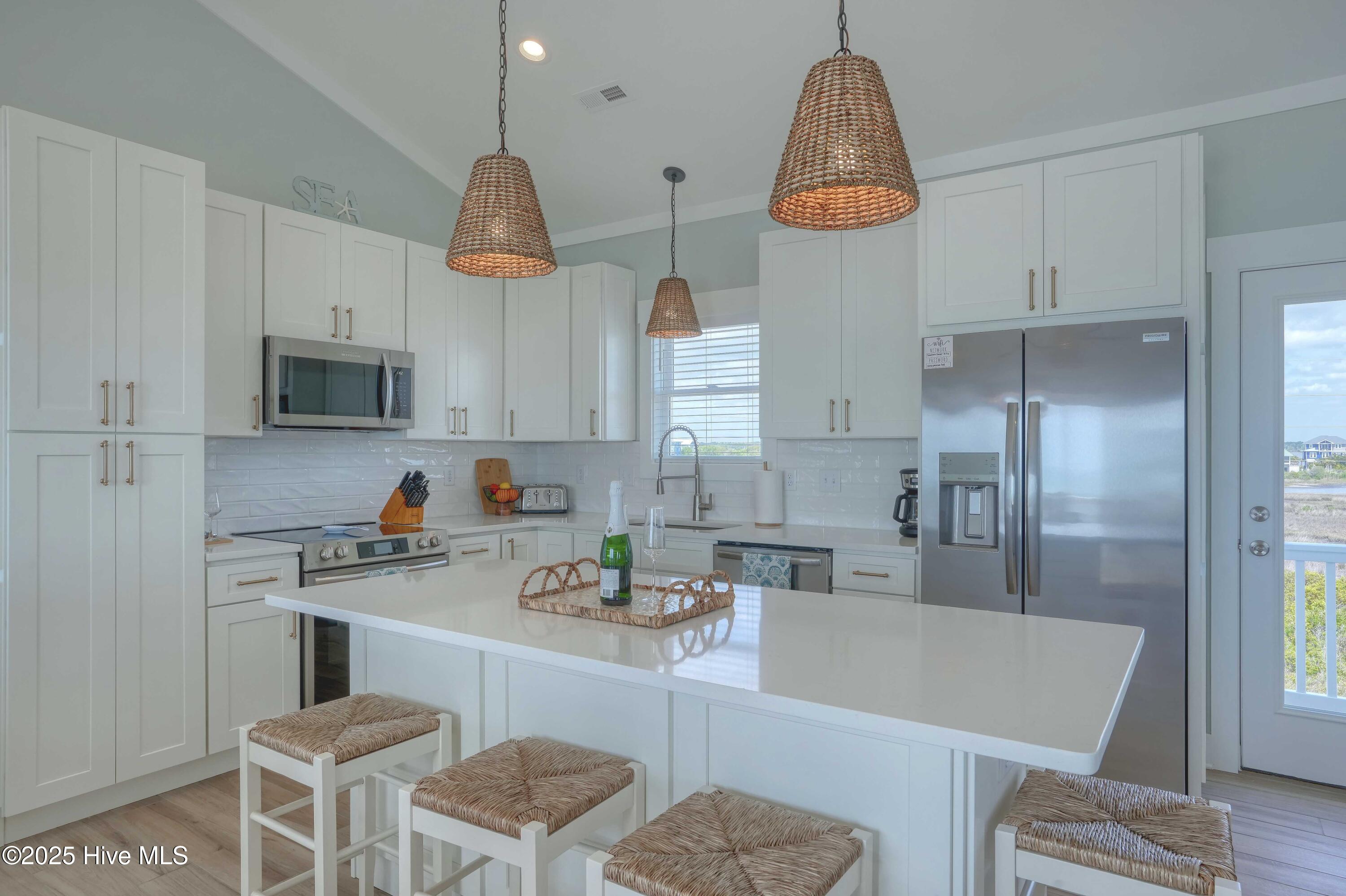 100522890 | Photo 37