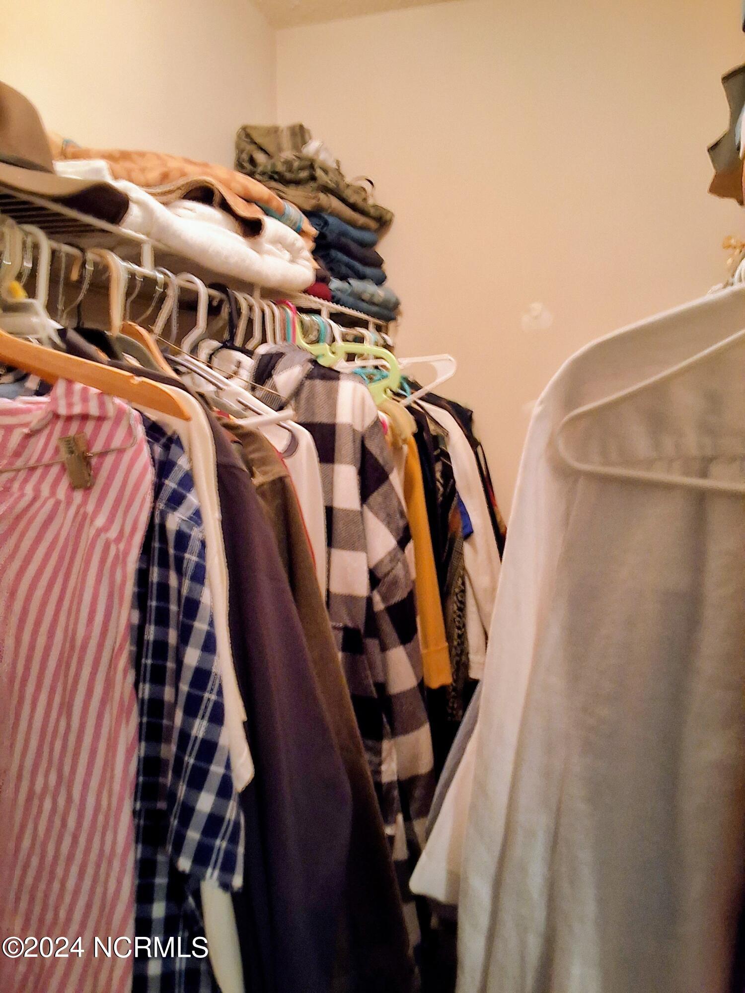 100463336 | Photo 35