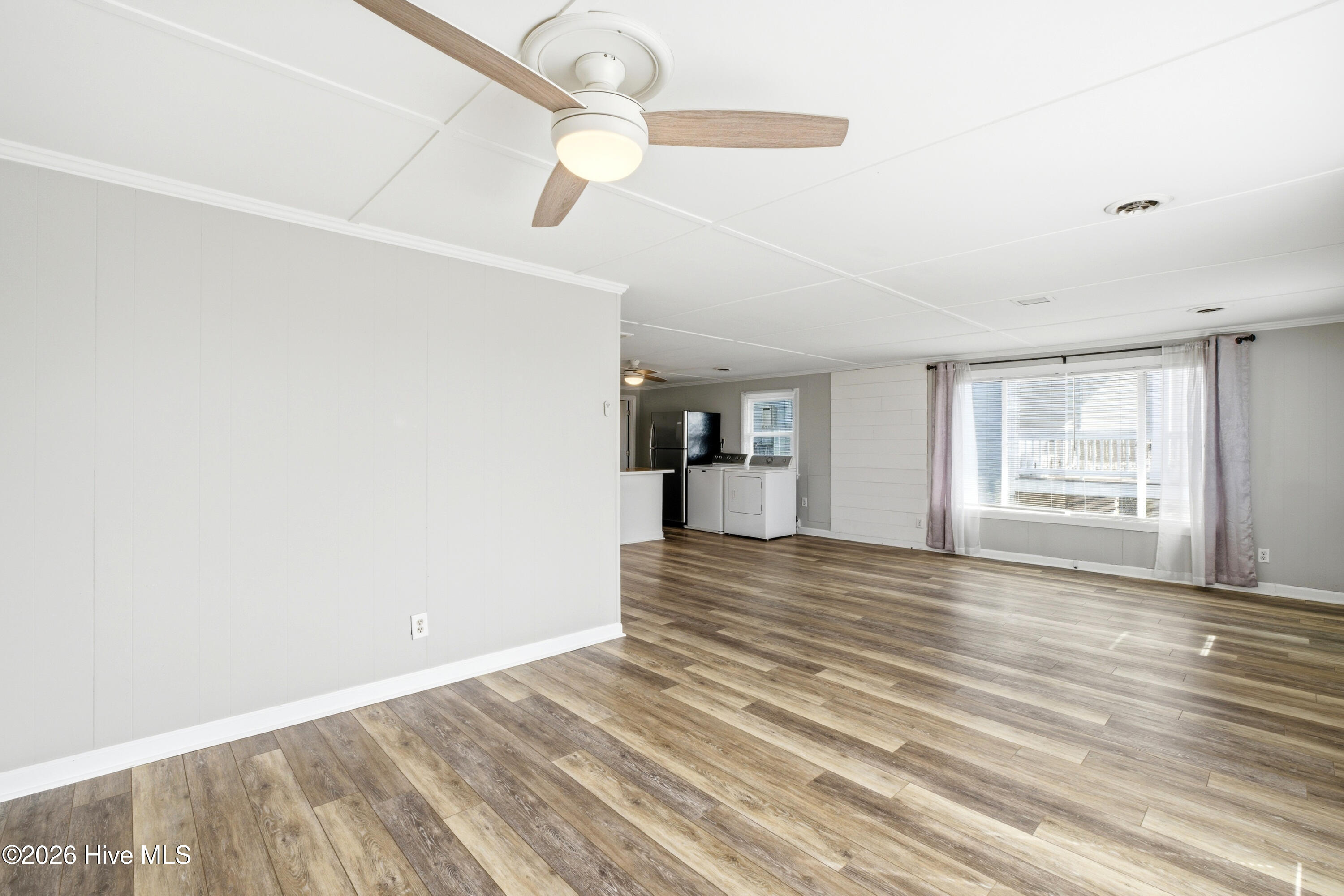 100557870 | Photo 18