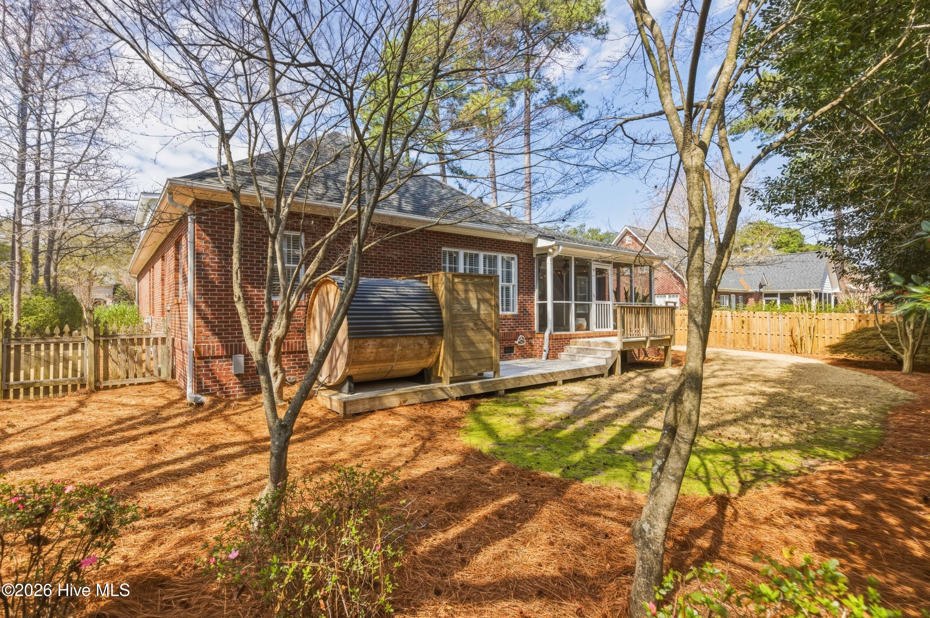 100560916 | Photo 80