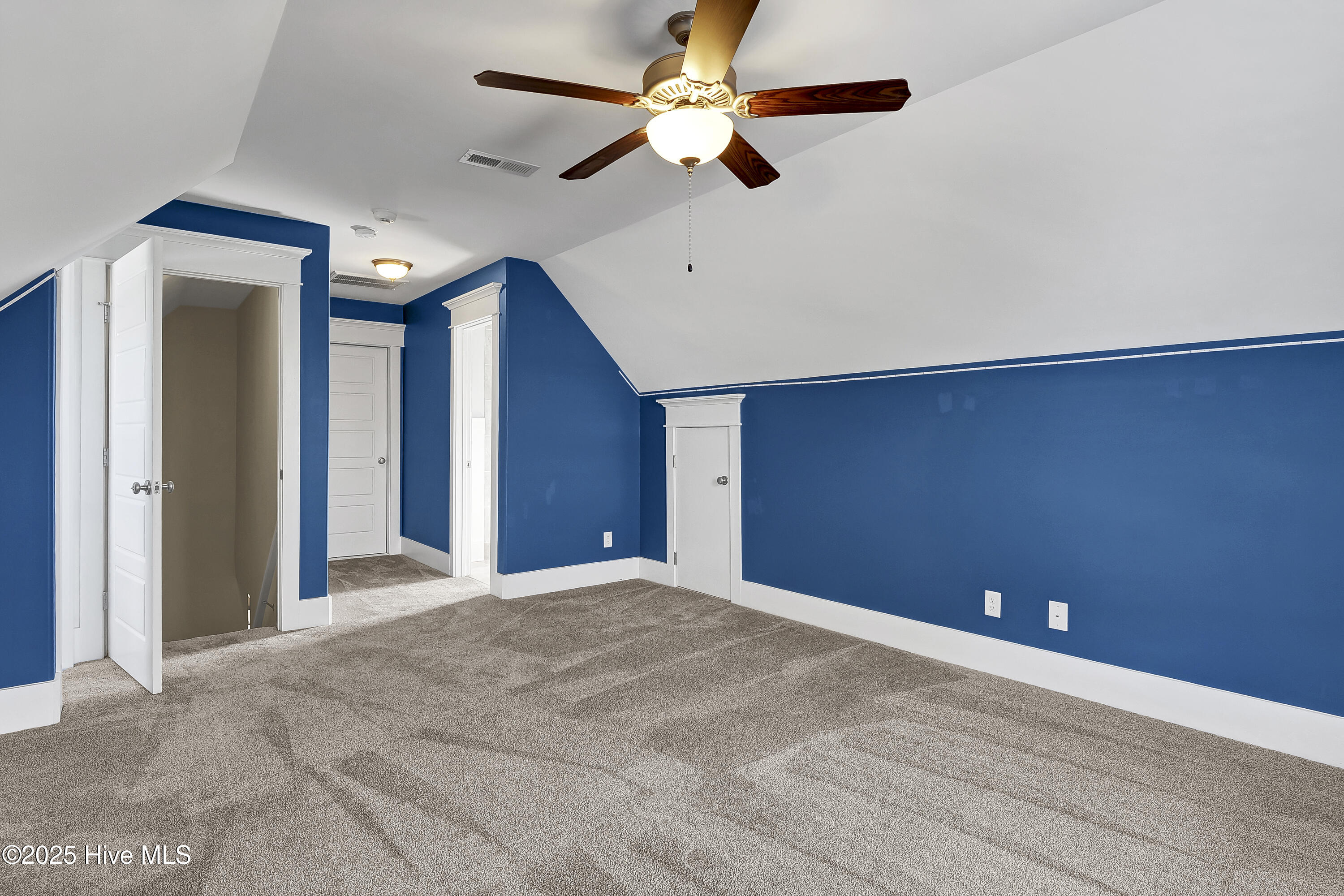 100537444 | Photo 27