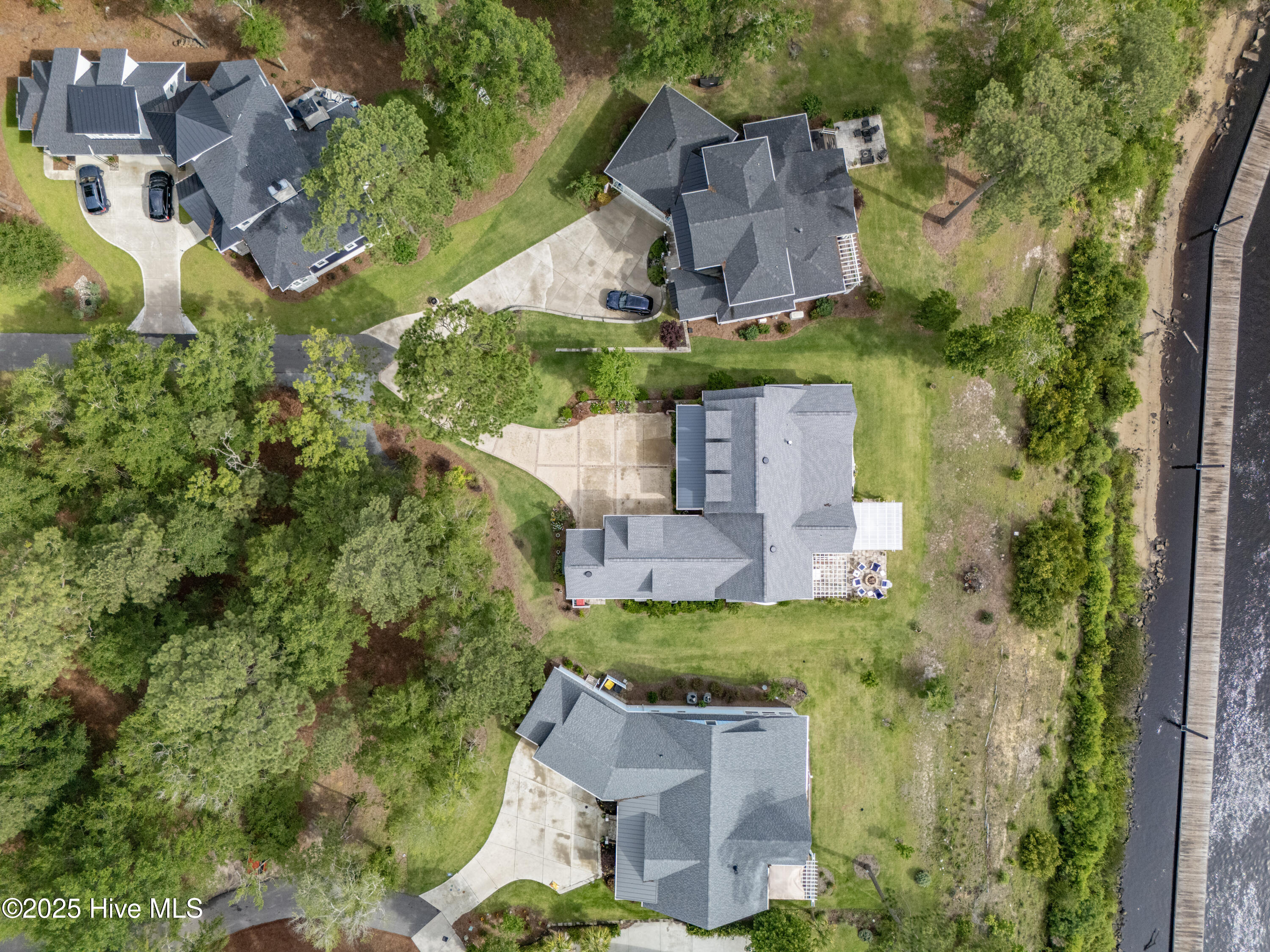 100537011 | Photo 74