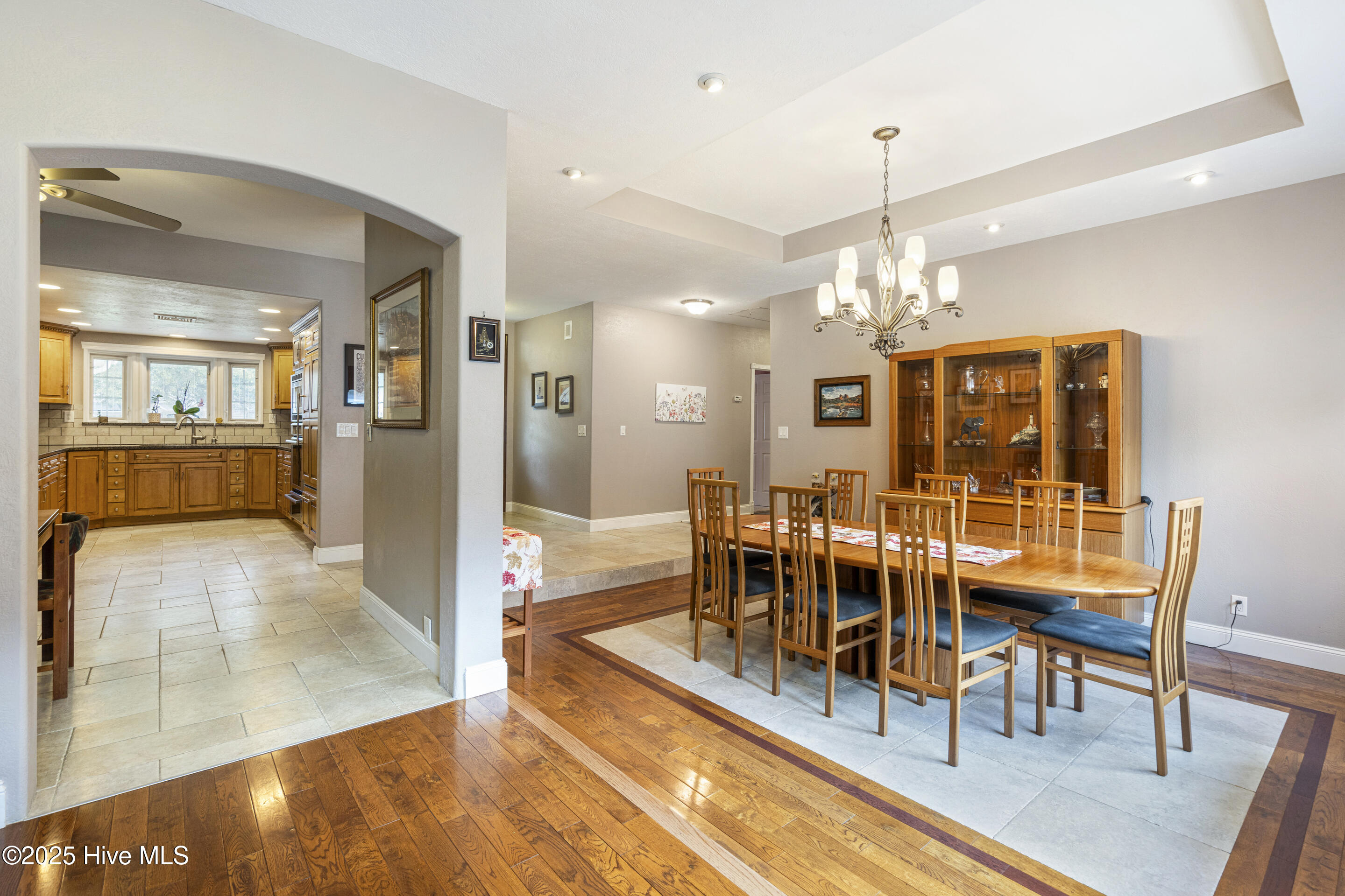 100569480 | Photo 17