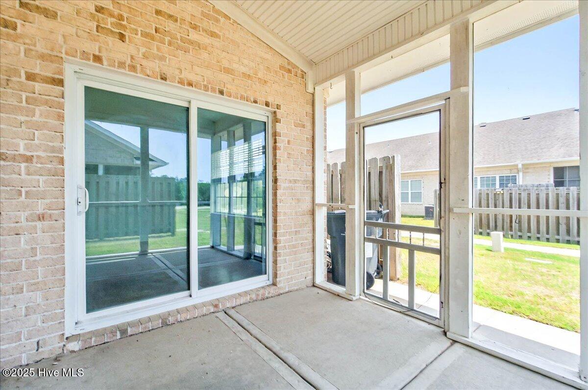 100521478 | Photo 24