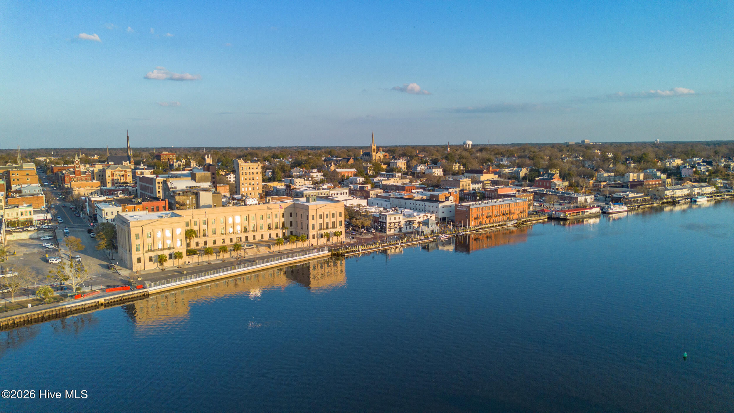 100551932 | Photo 33