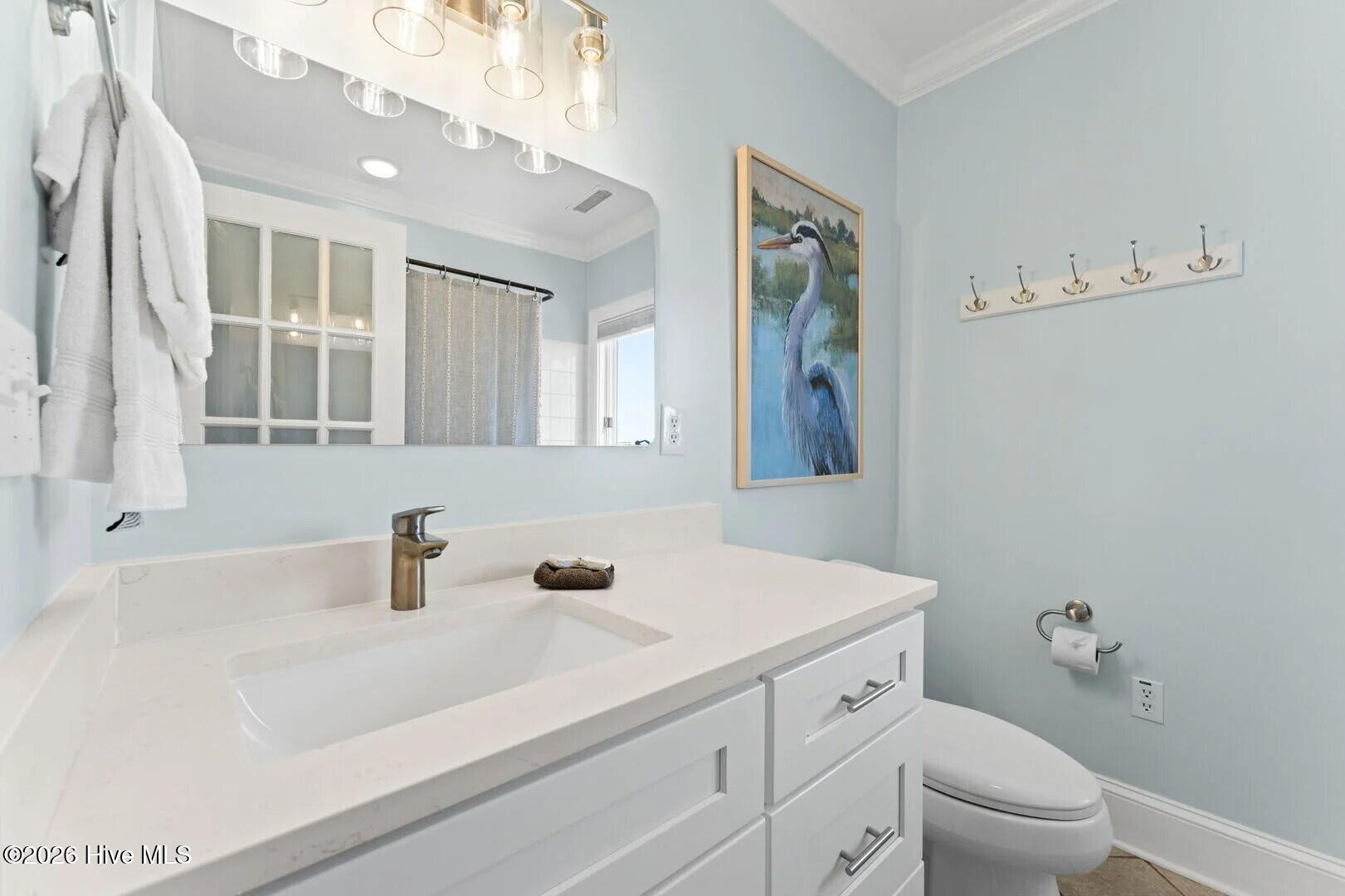Main Bath - Tub & Shower