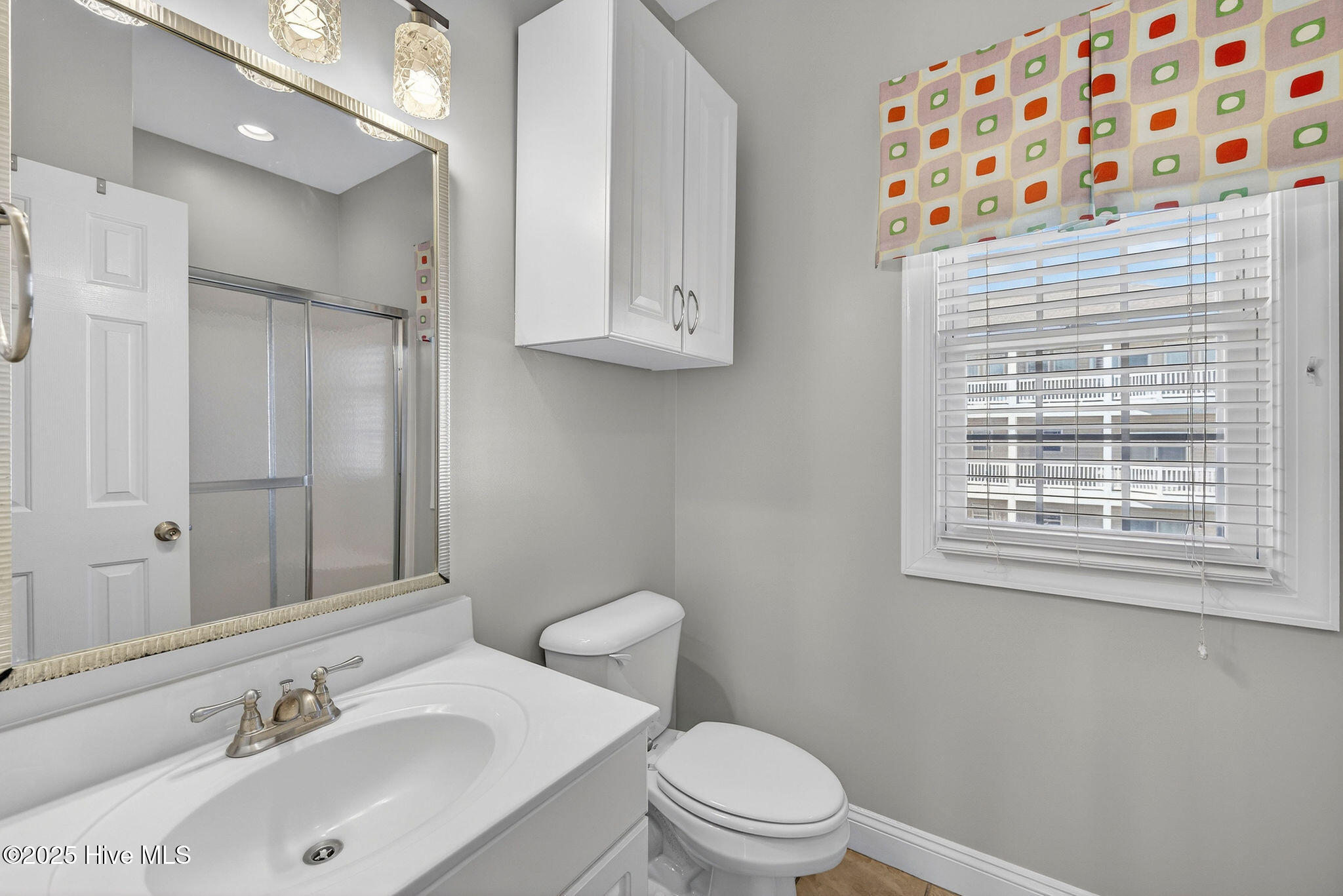 100544779 | Photo 37