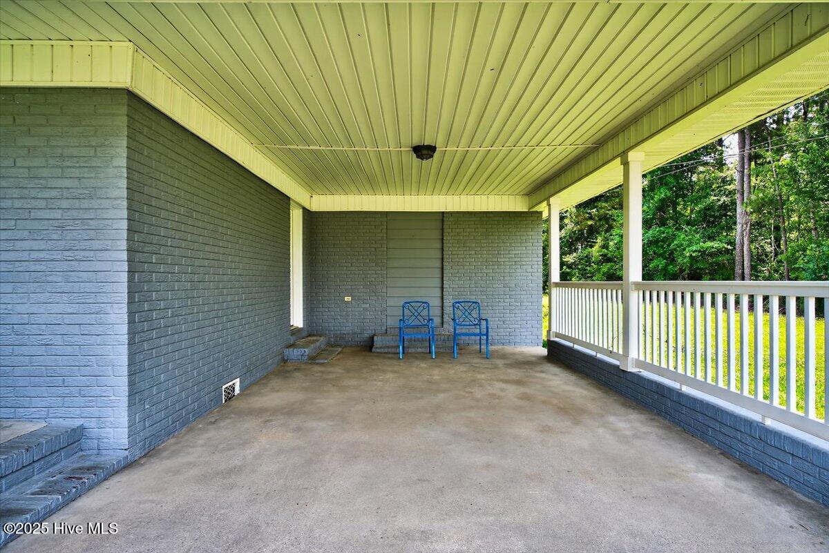 100513703 | Photo 13