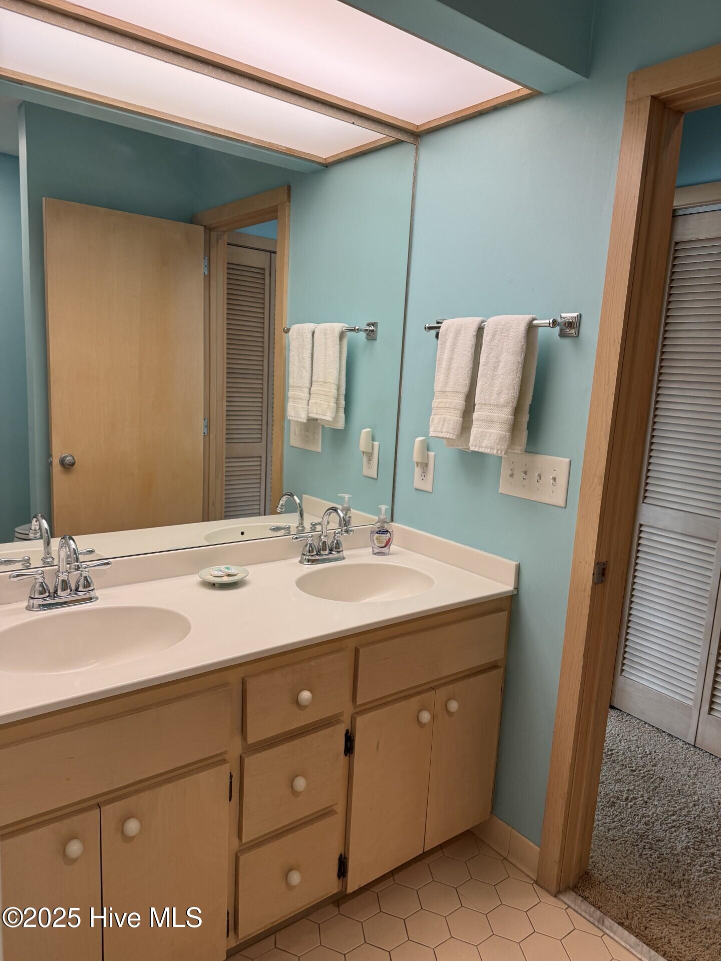 100536817 | Photo 14