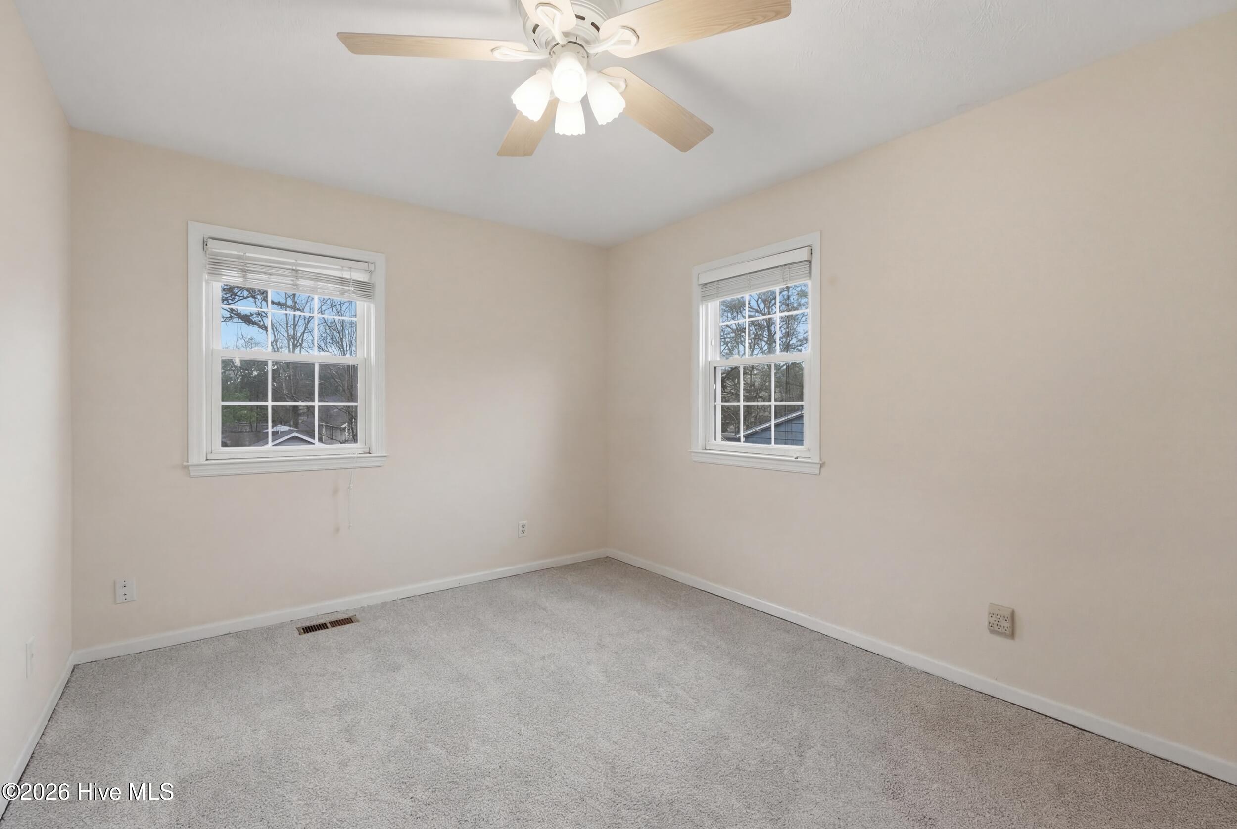 100559462 | Photo 33