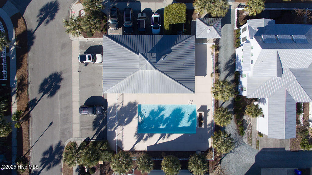 100538863 | Photo 47