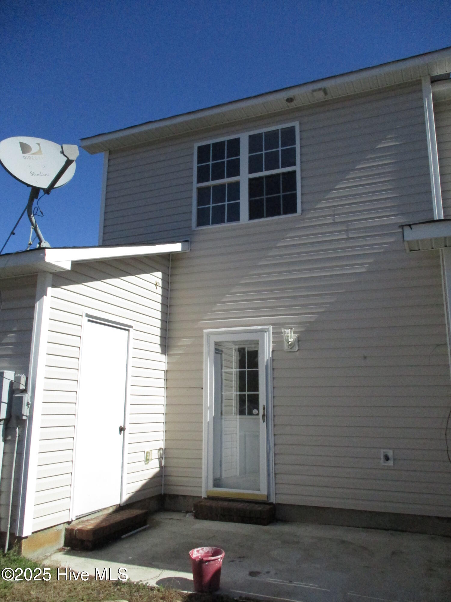 100494948 | Photo 10