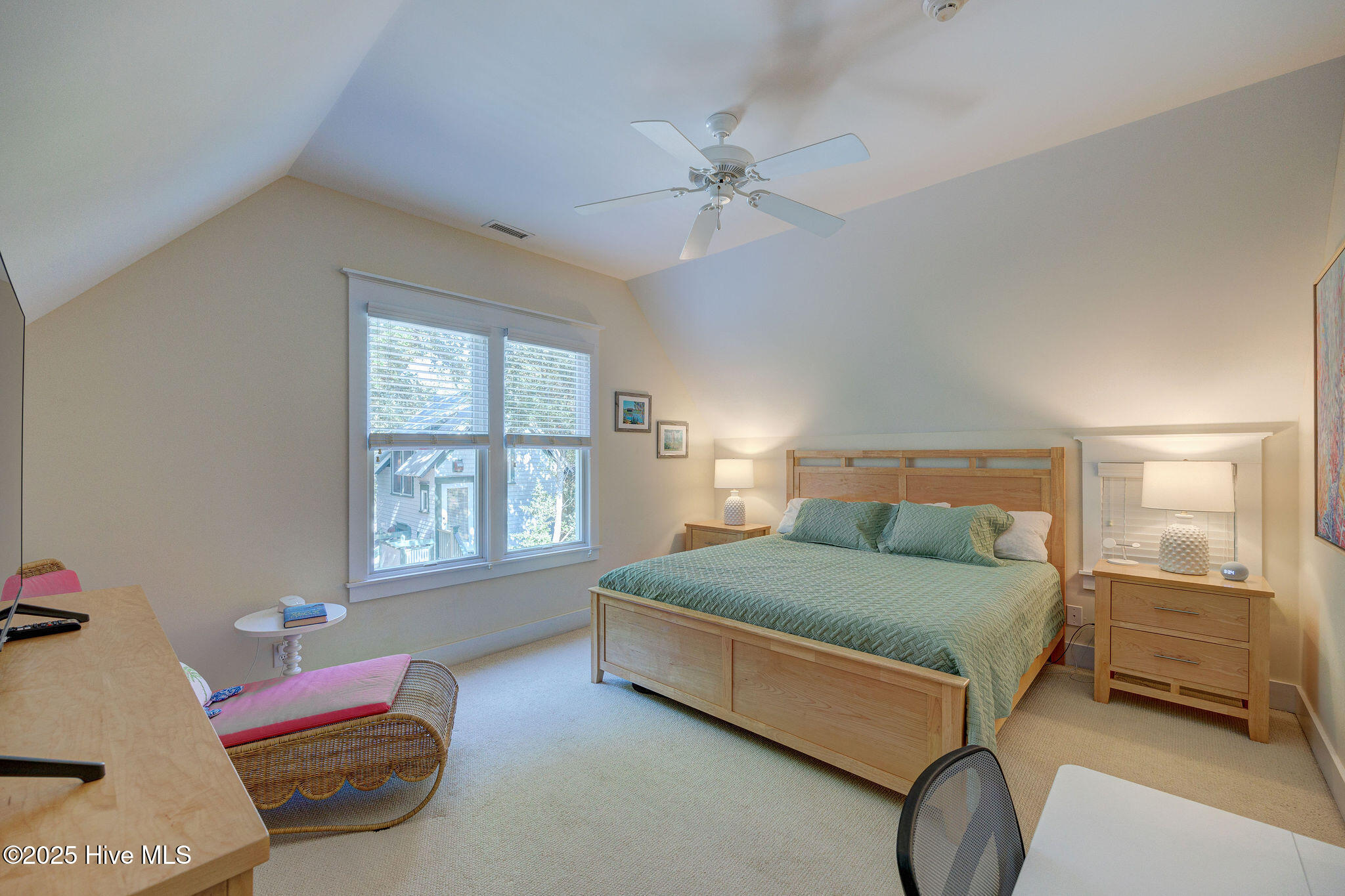 100531577 | Photo 30