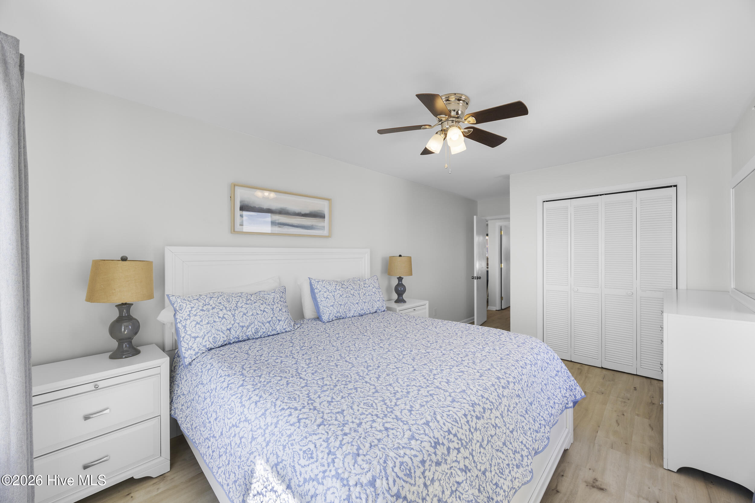 100561648 | Photo 23