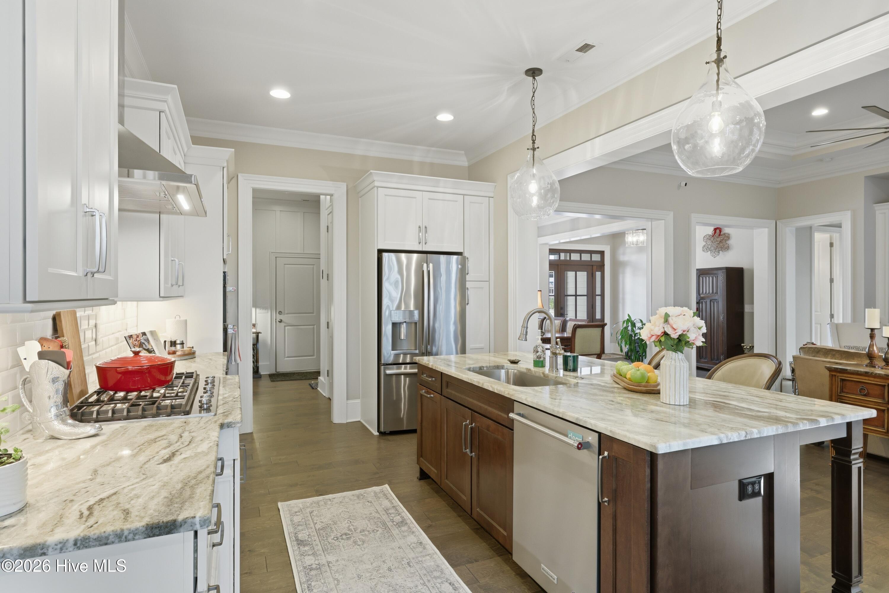 100560697 | Photo 30