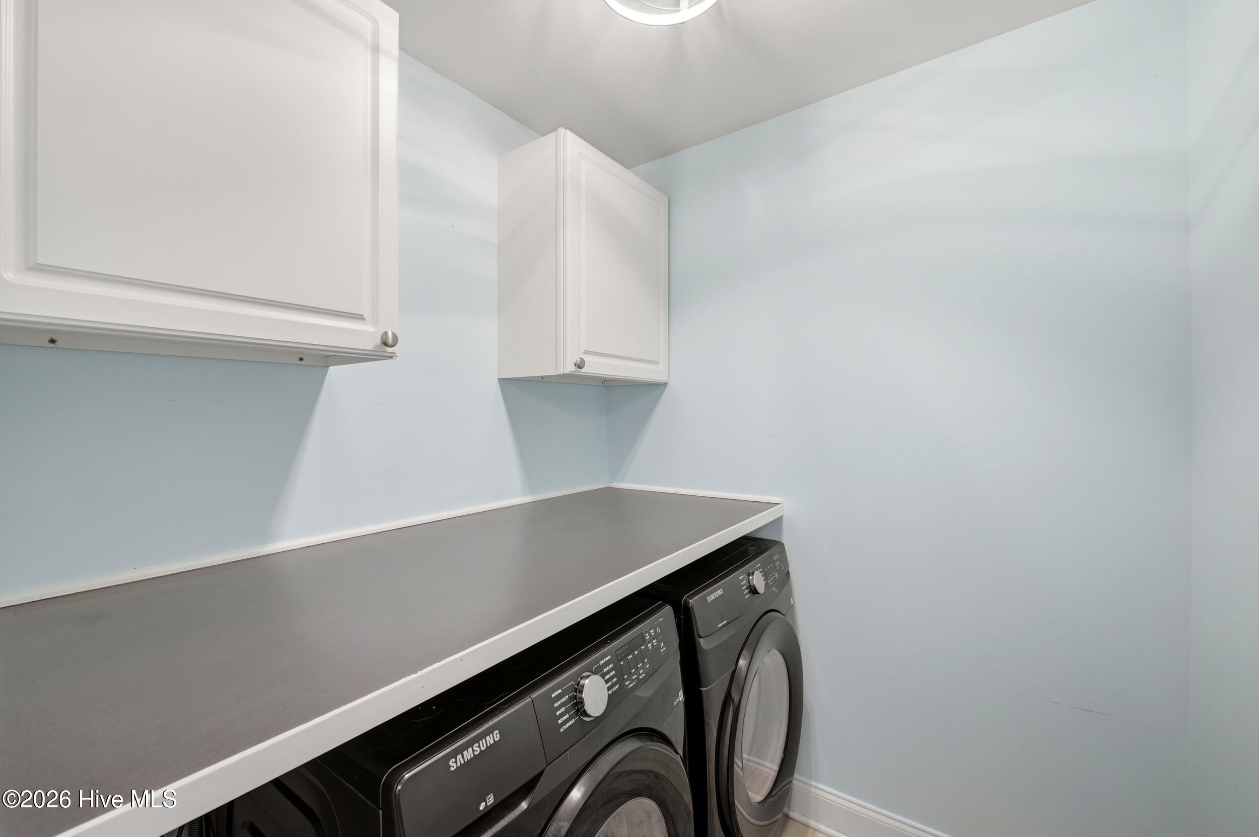 100560210 | Photo 26