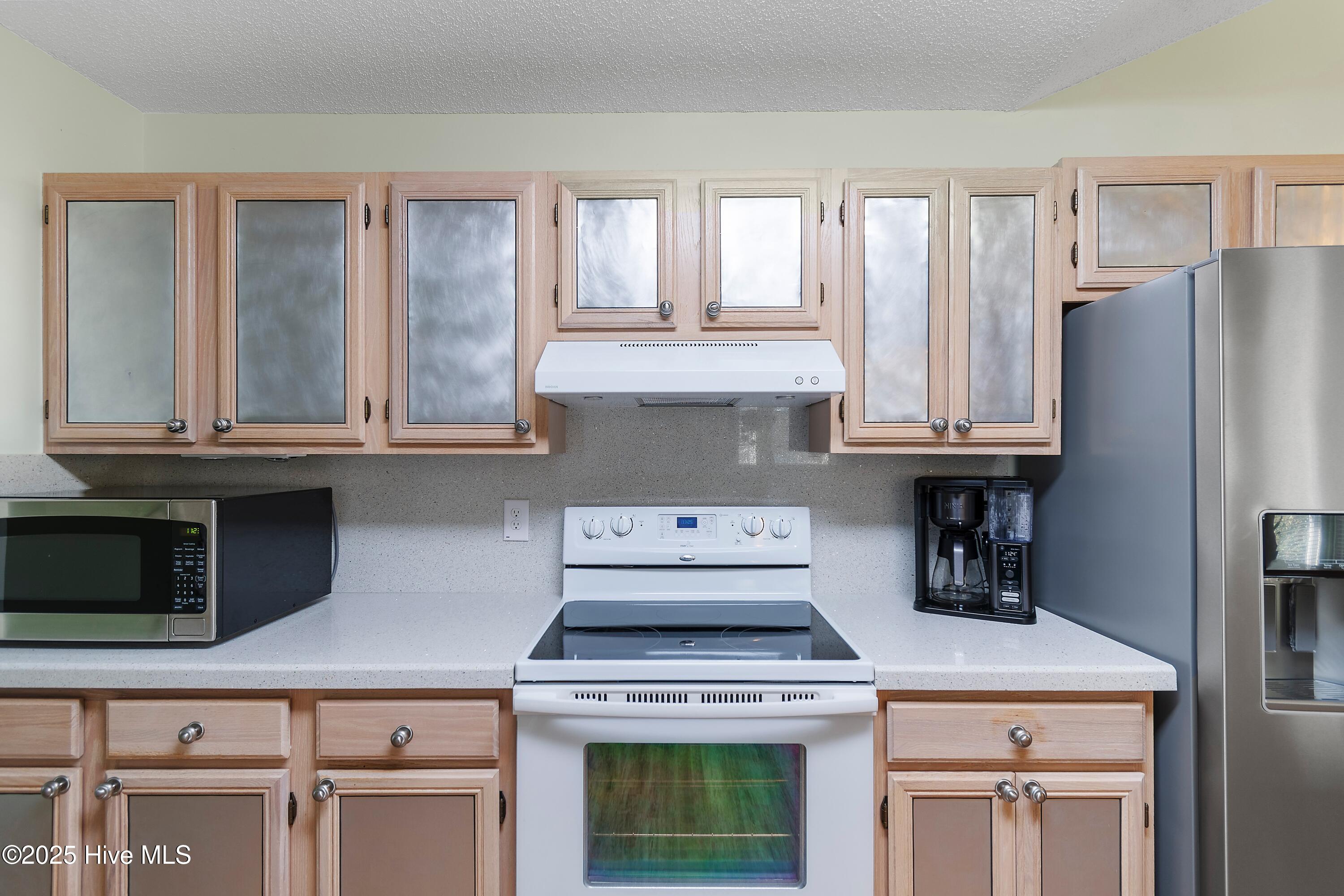 100542990 | Photo 24