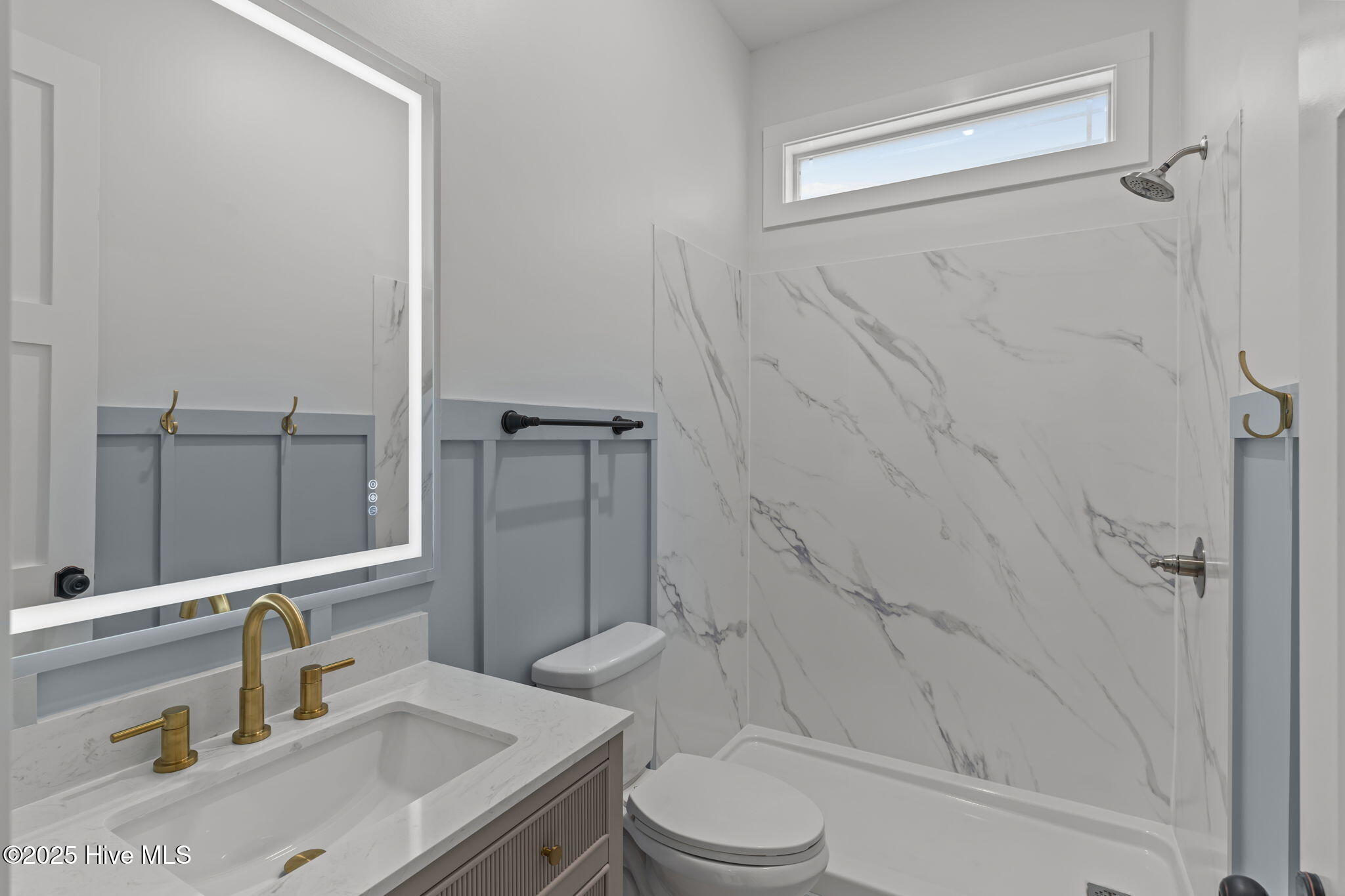 100506453 | Photo 26