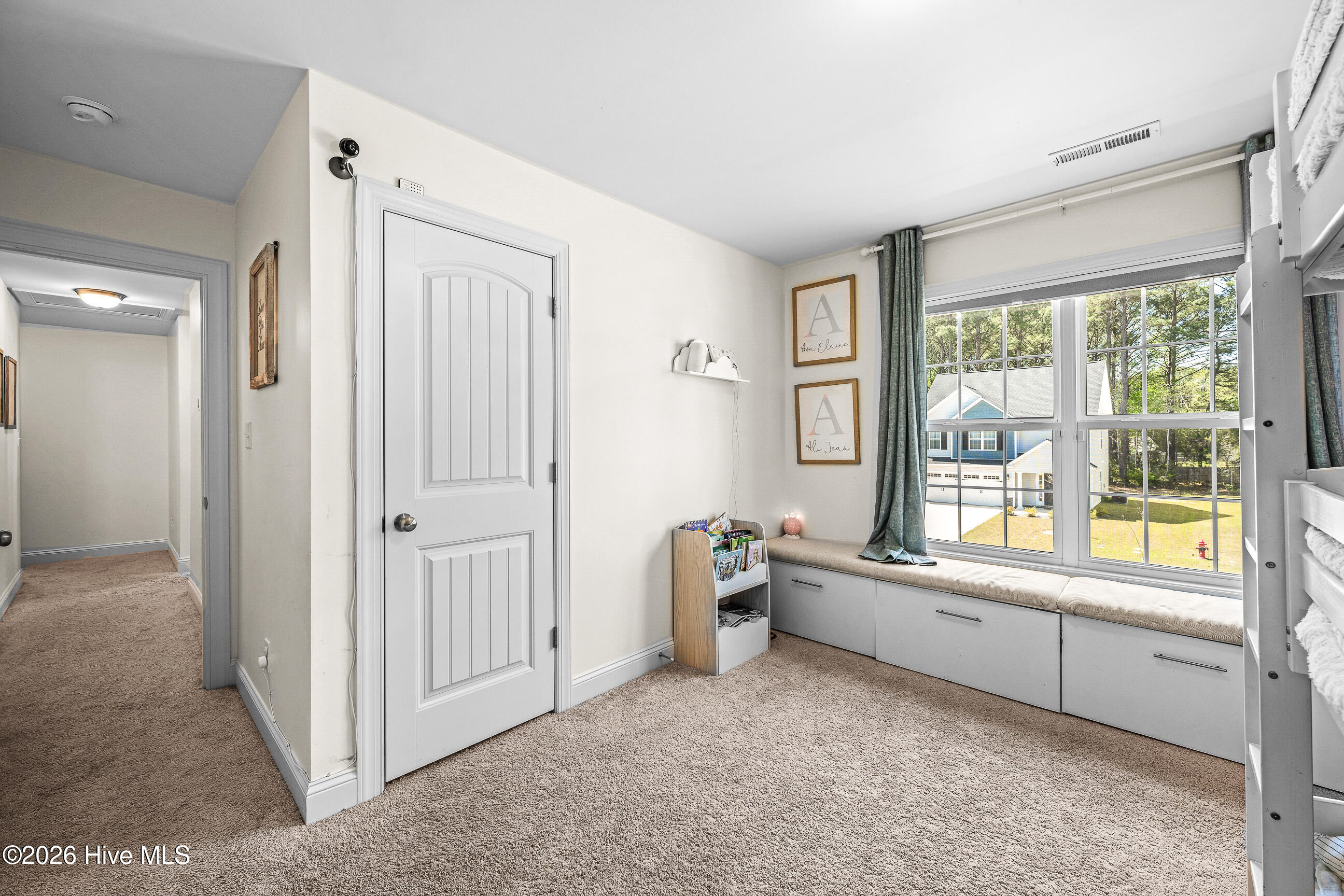 100567296 | Photo 33