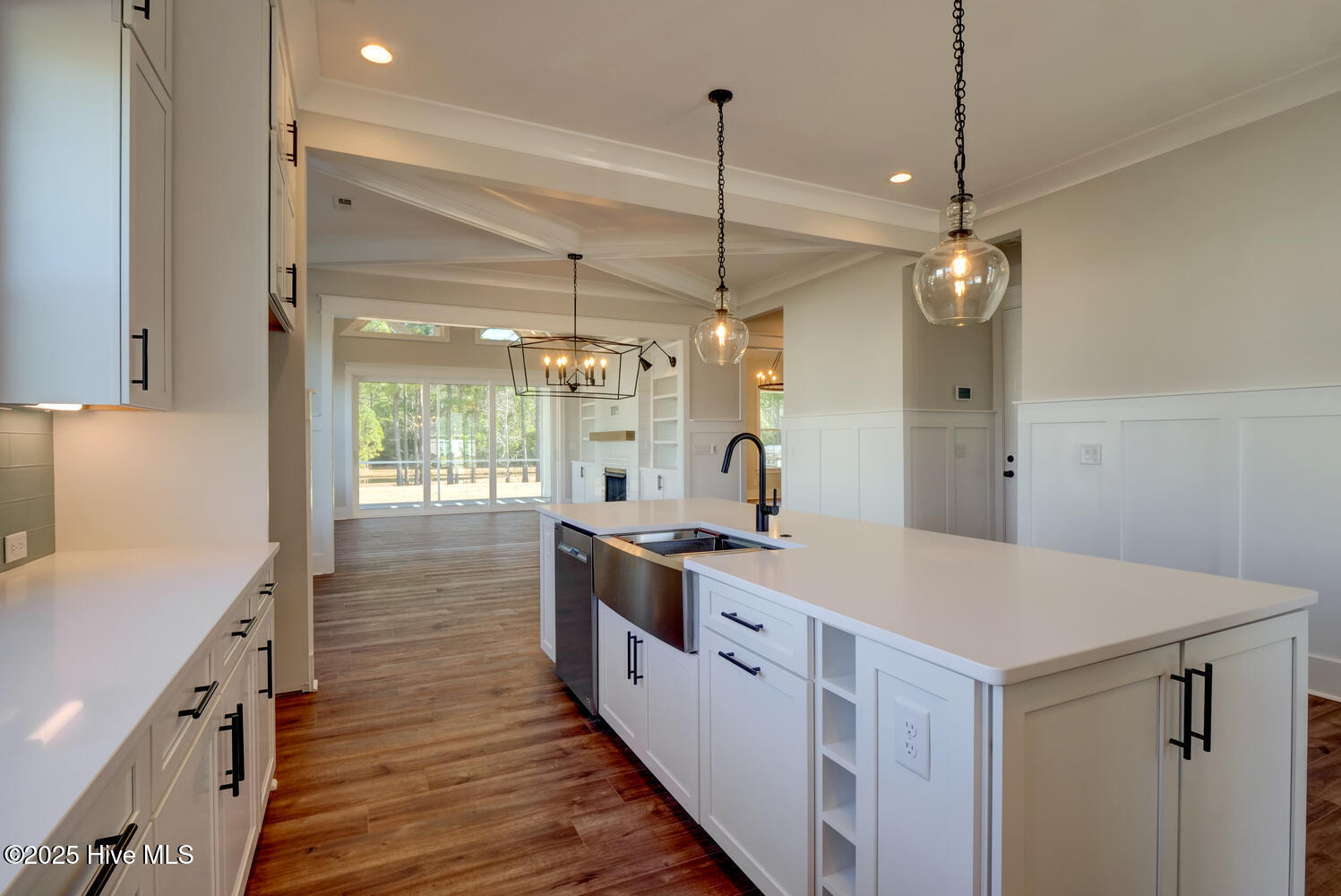 100545605 | Photo 10