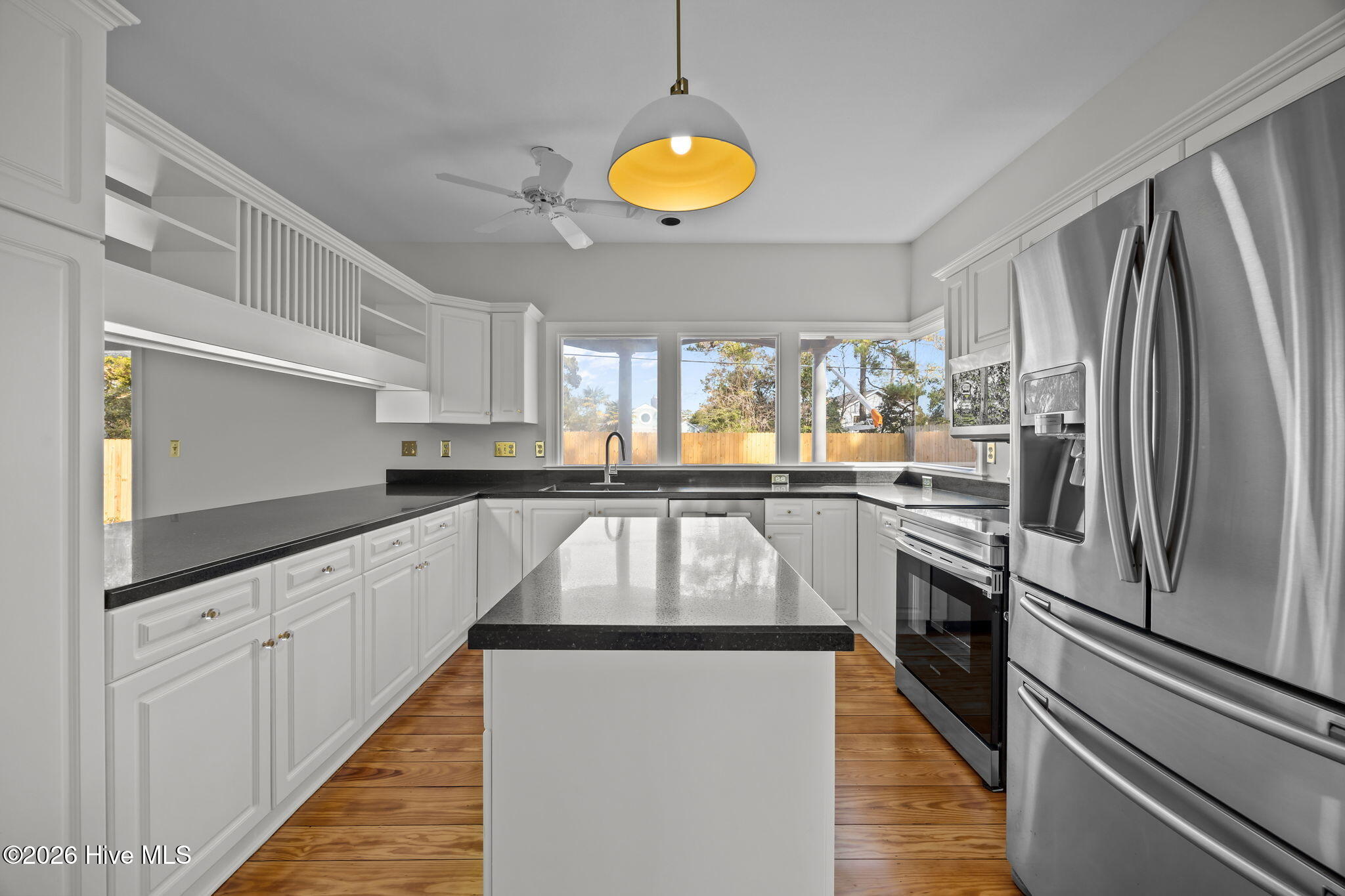 100551579 | Photo 15