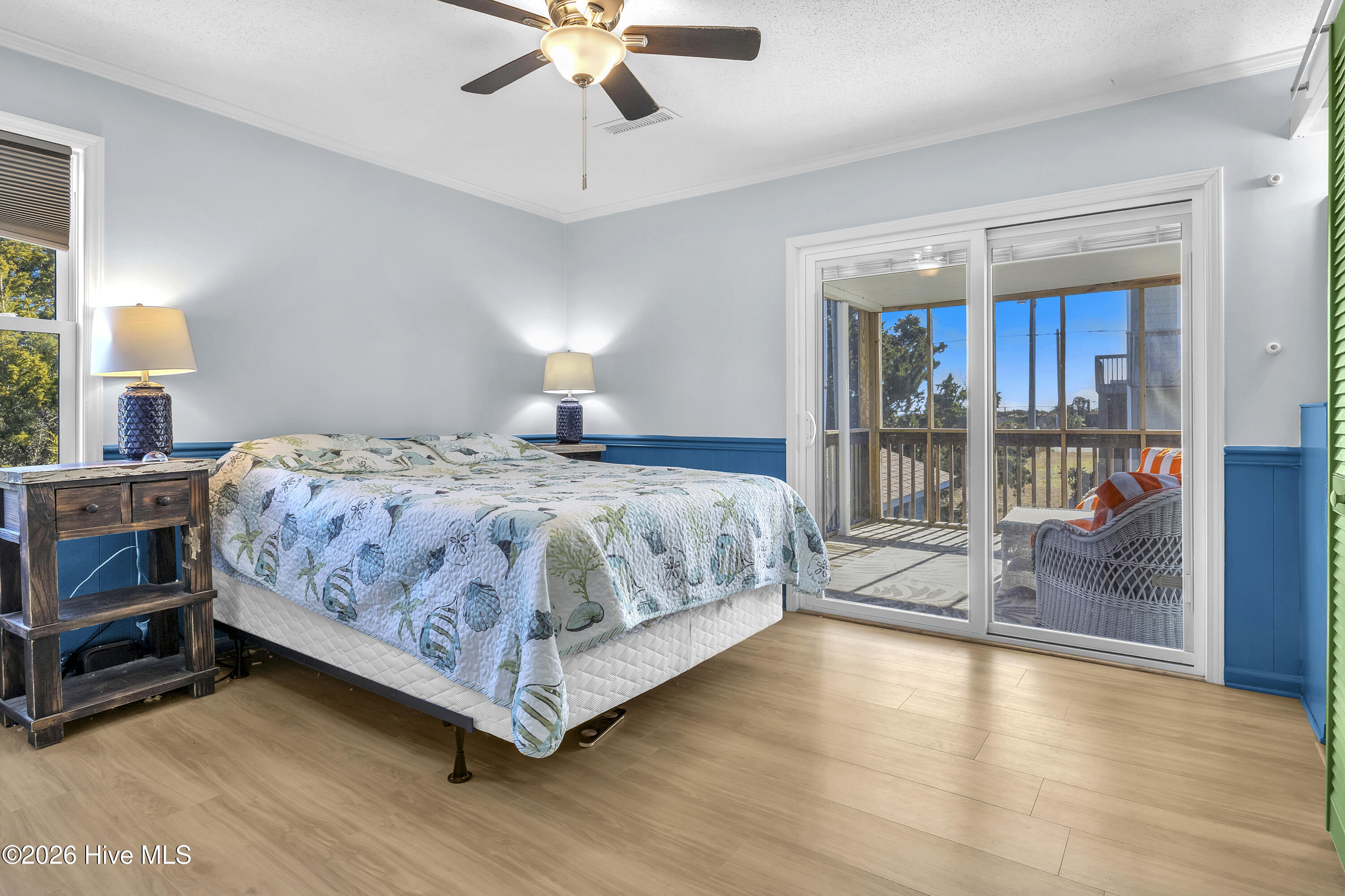 100545585 | Photo 23