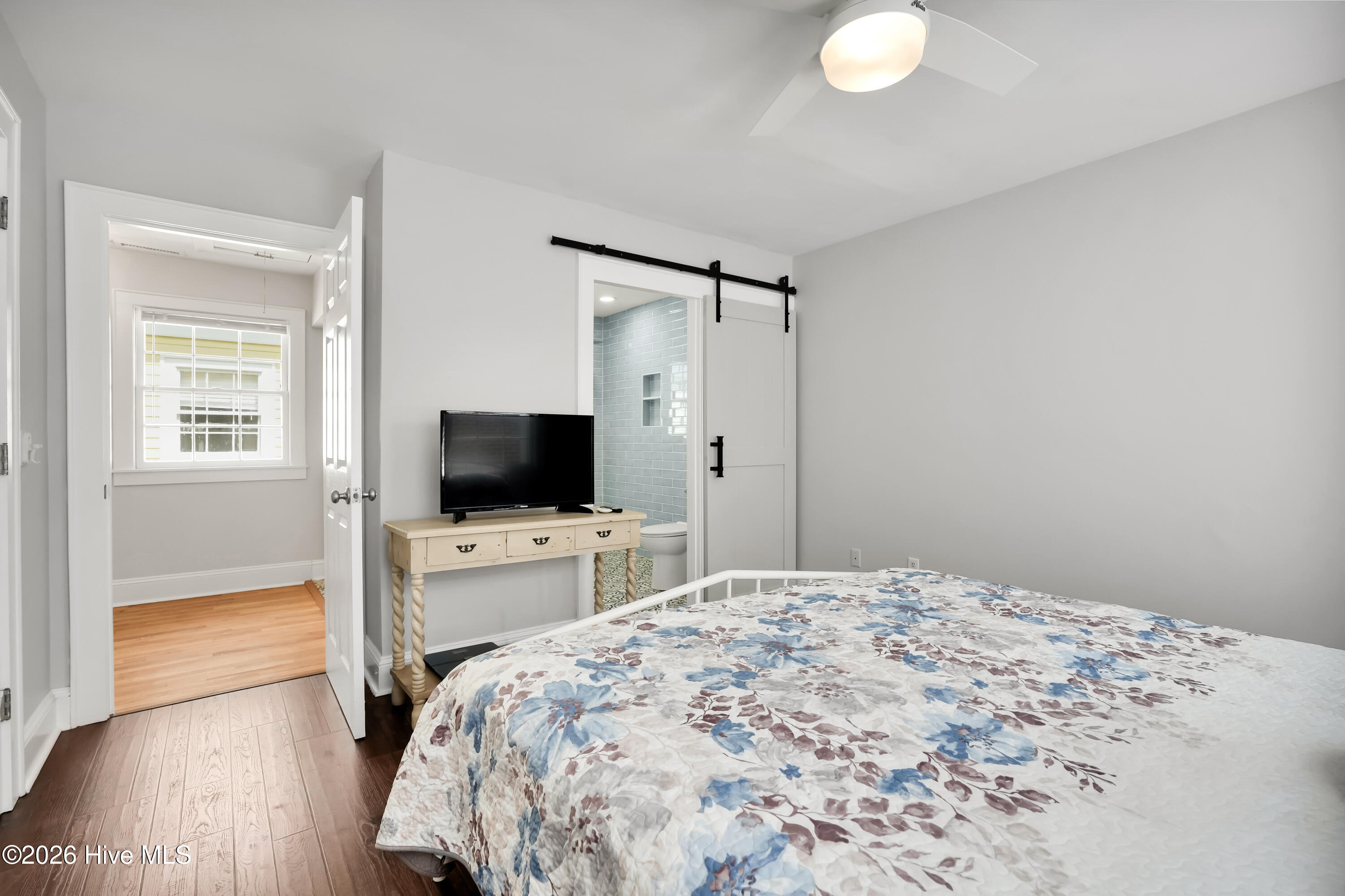 100564635 | Photo 22