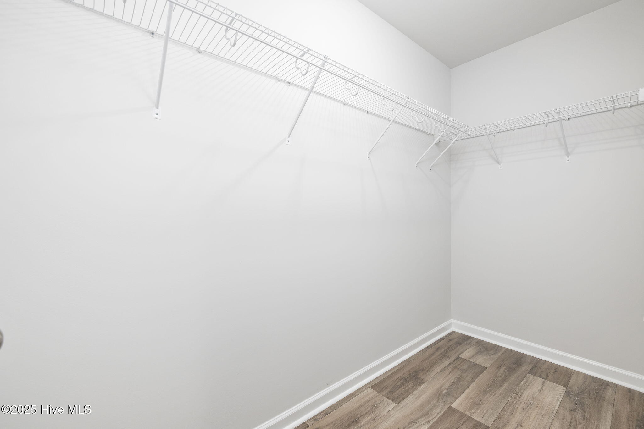 100544084 | Photo 50