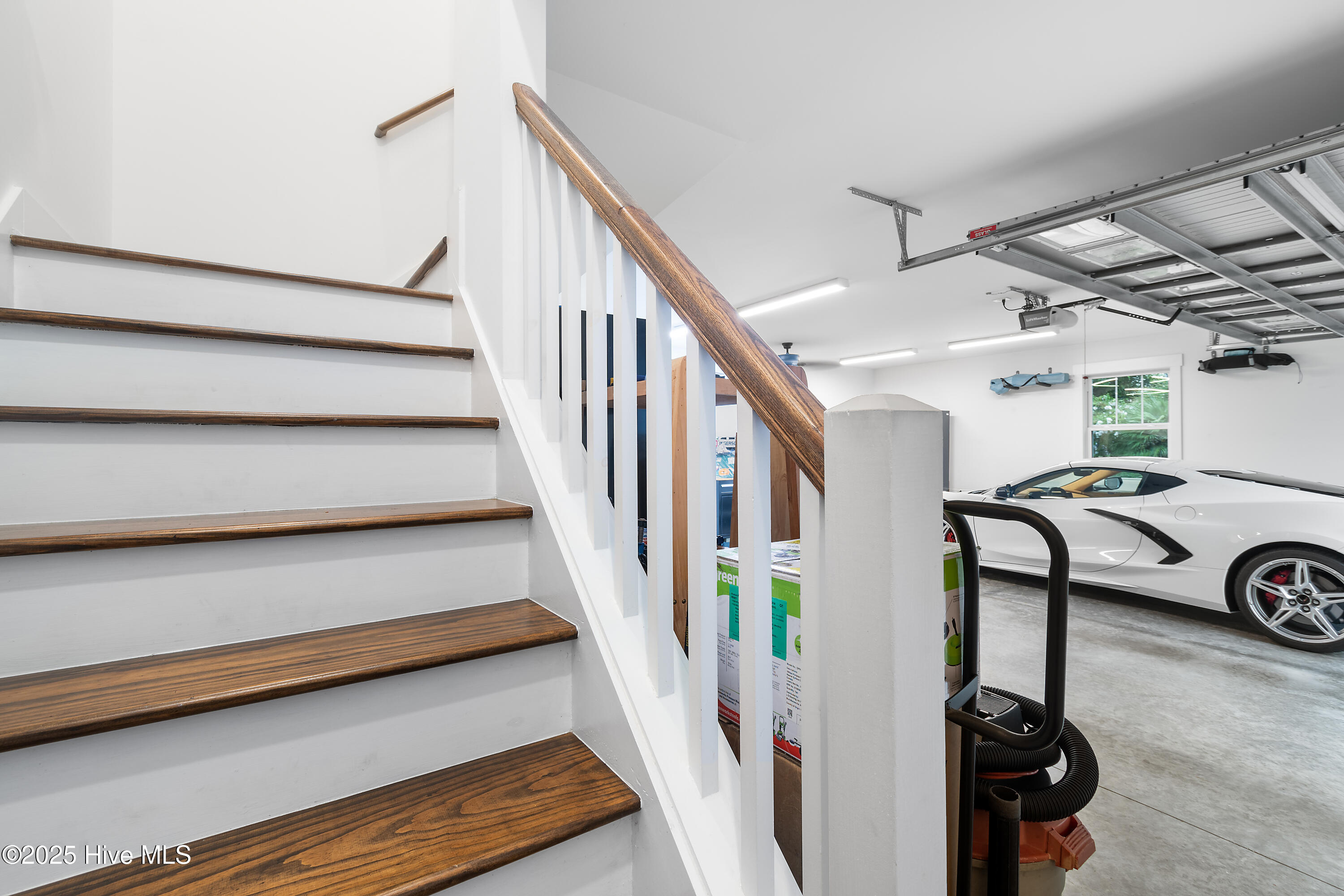 100521650 | Photo 39