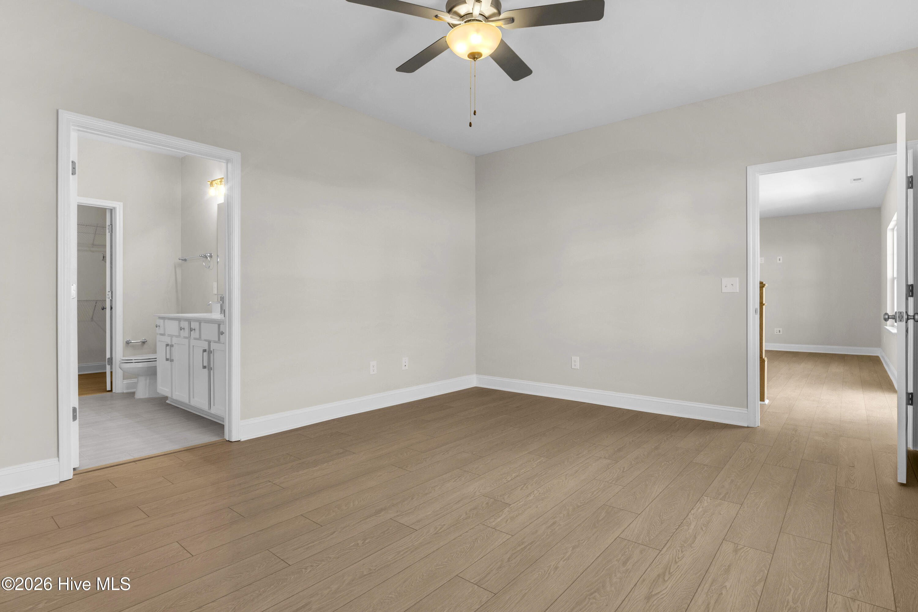 100563562 | Photo 29