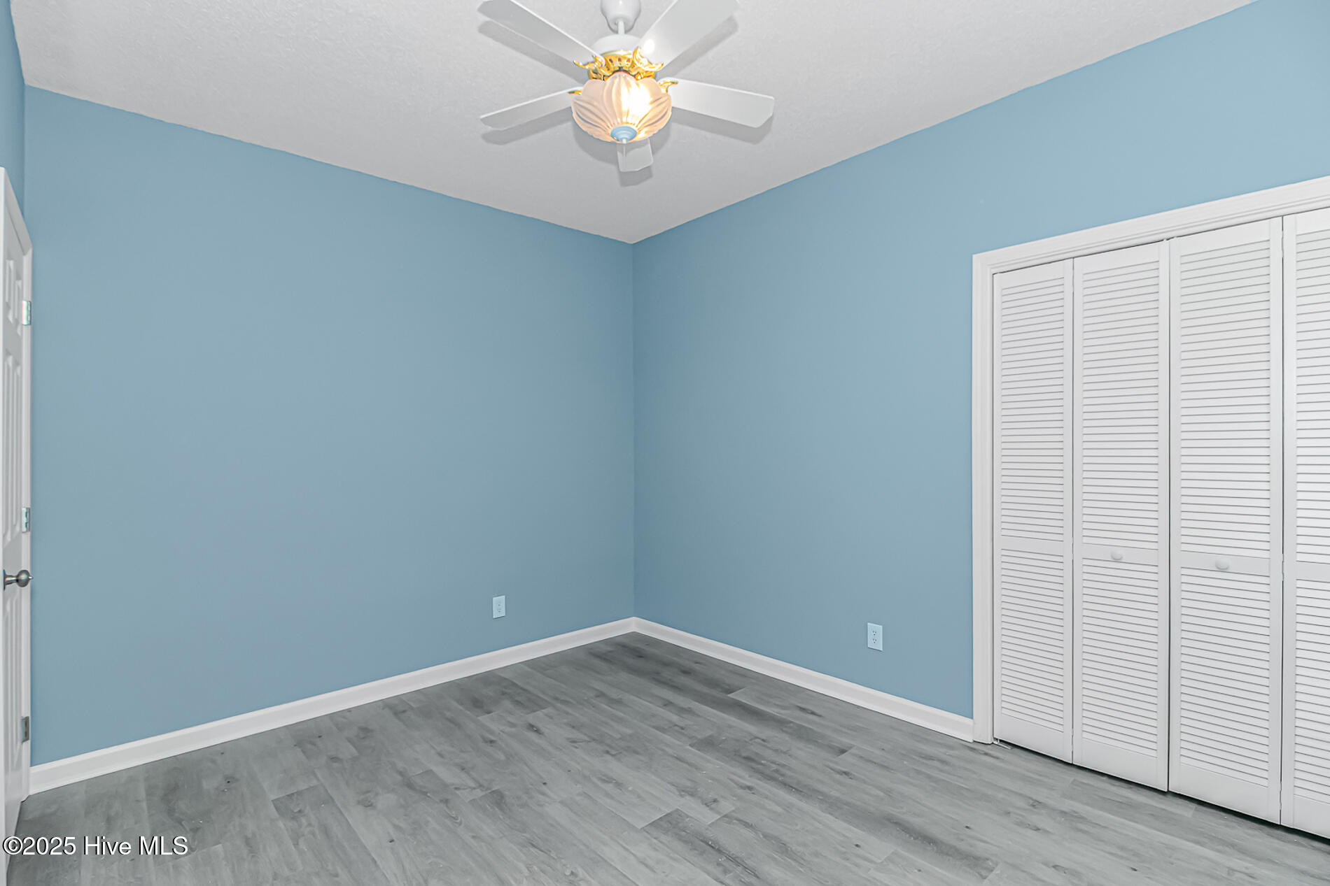 100536588 | Photo 18