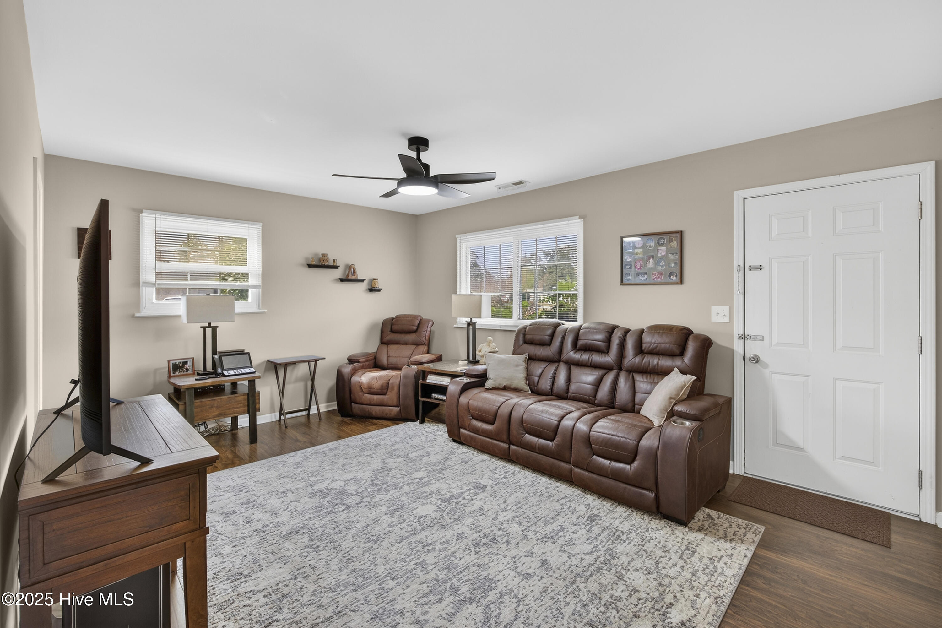 100544065 | Photo 16