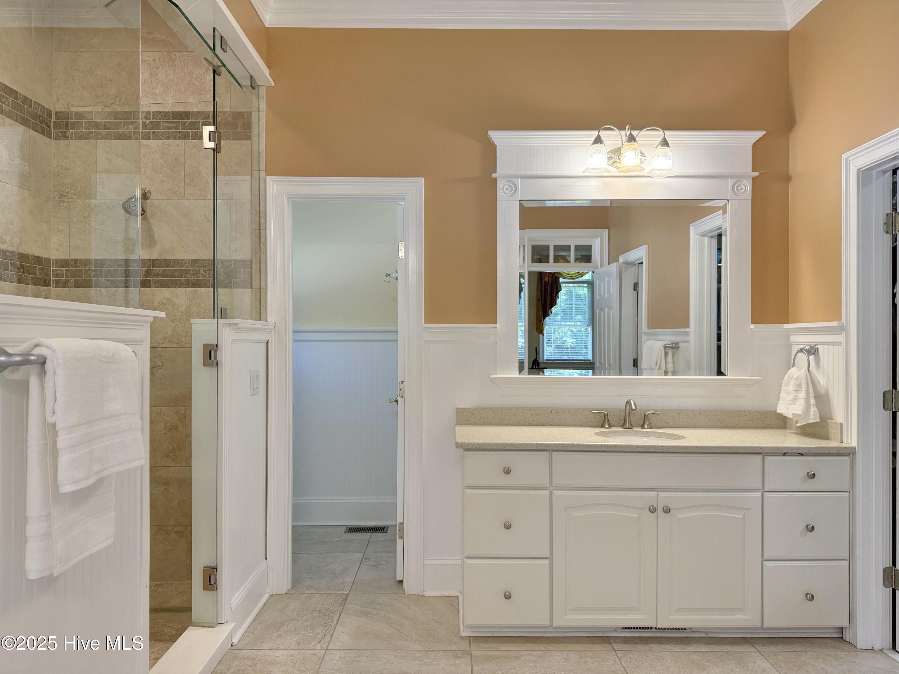 100561292 | Photo 52