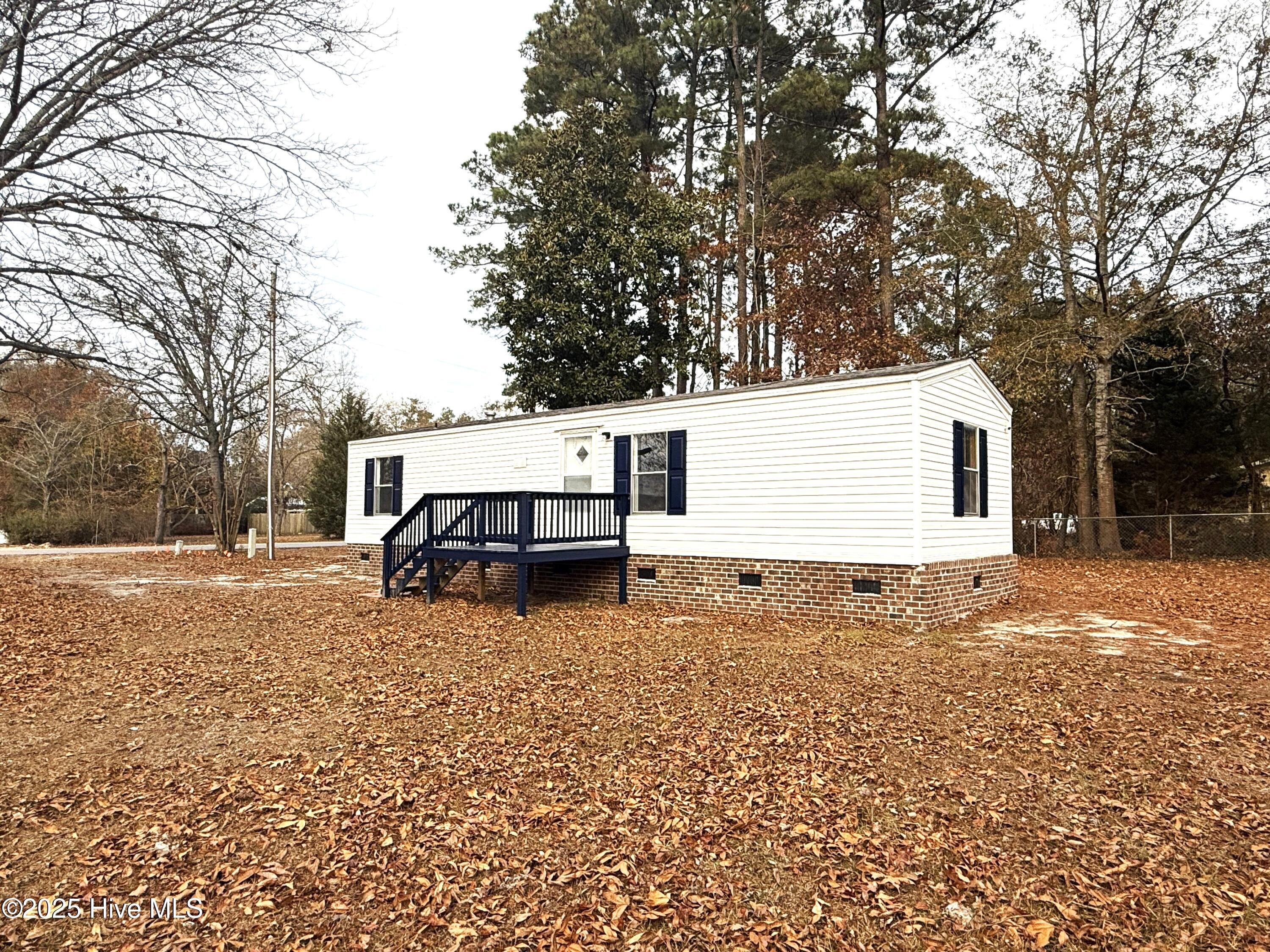 Undisclosed Address, Farmville, NC, 27828