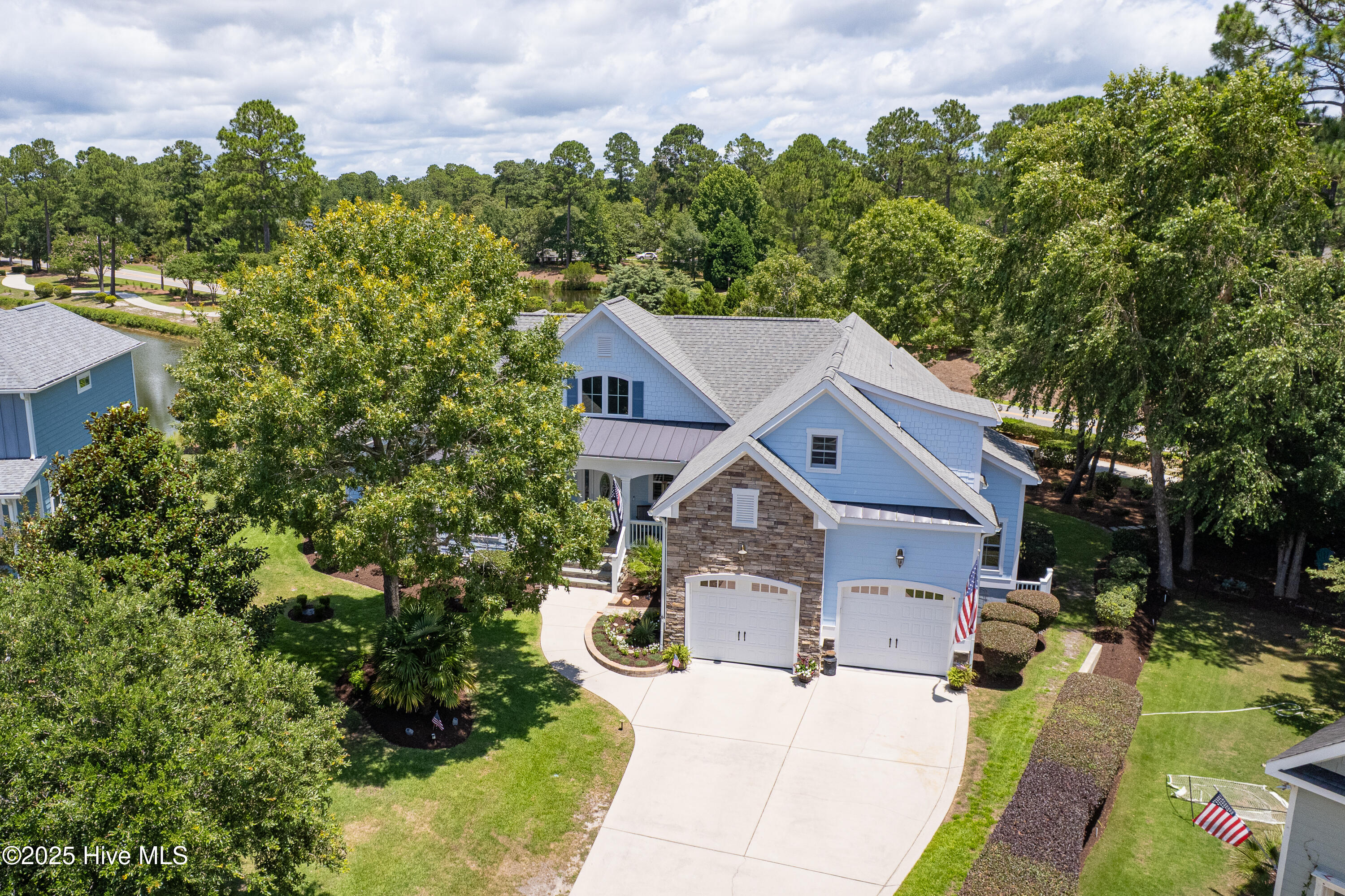 100519190 | Photo 42