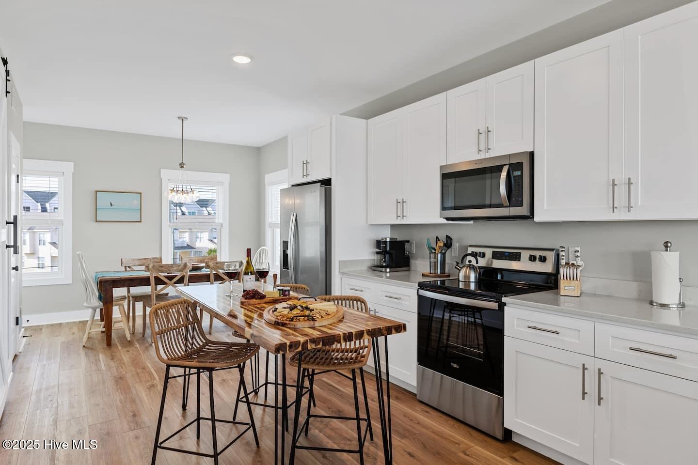 100543911 | Photo 29