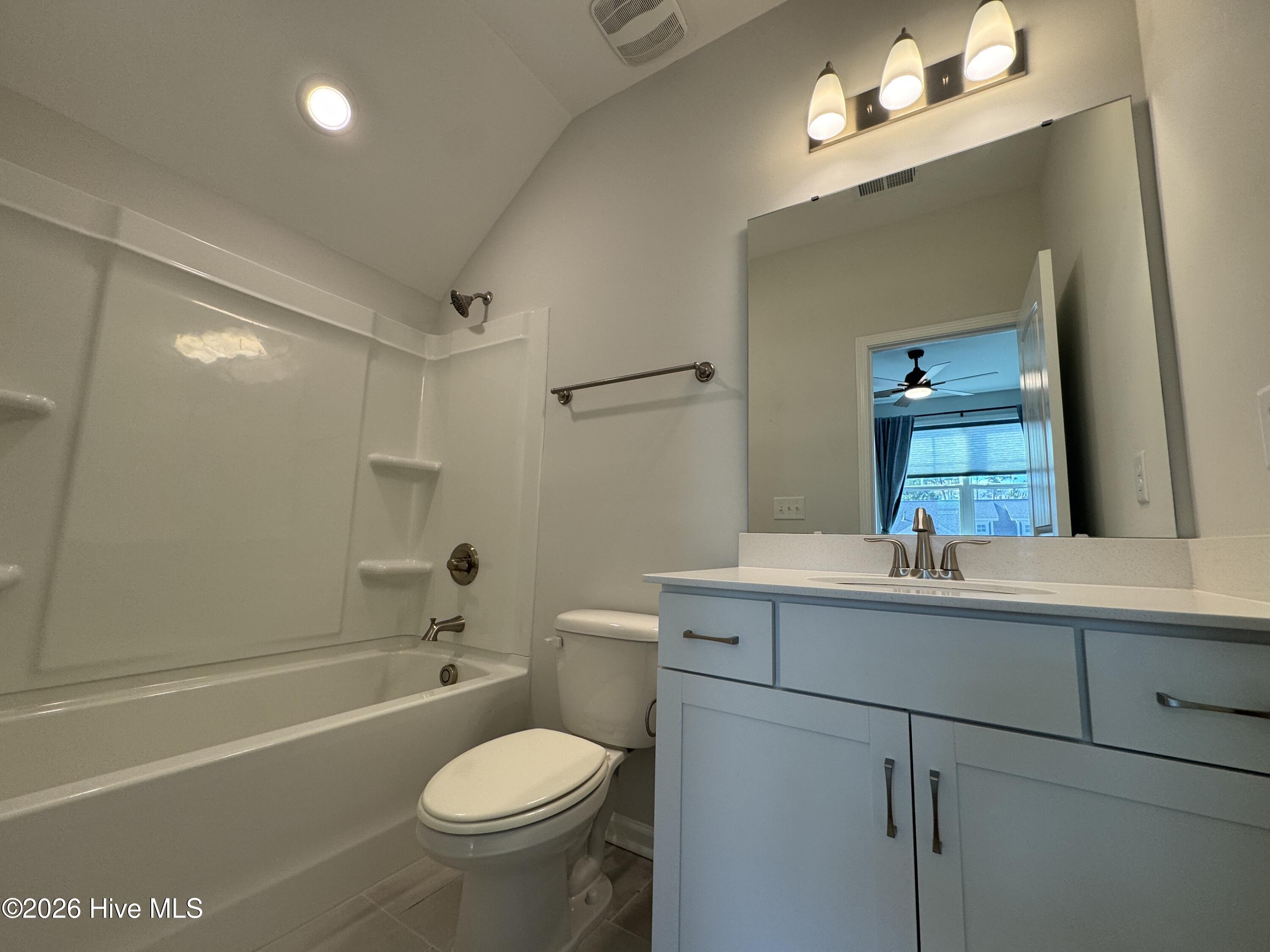 100548748 | Photo 22