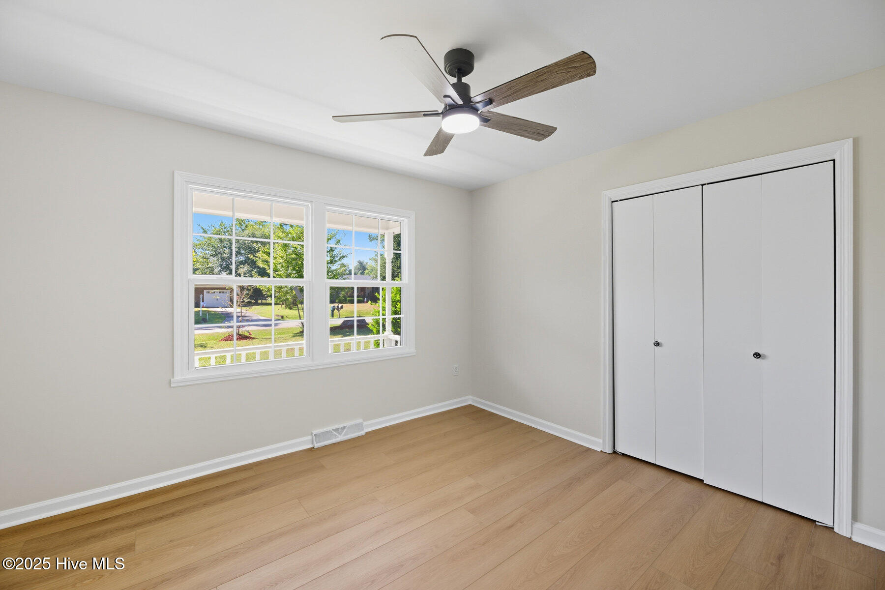 100532197 | Photo 11