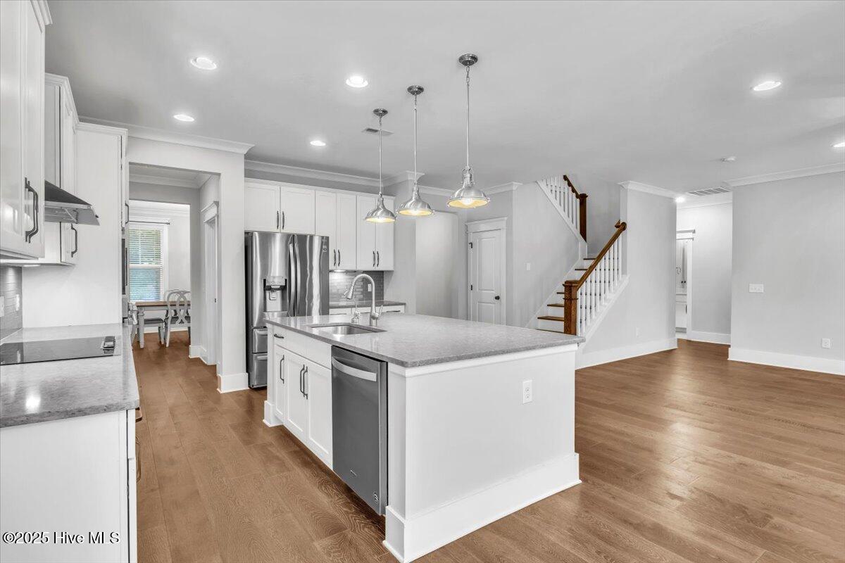 100523445 | Photo 17