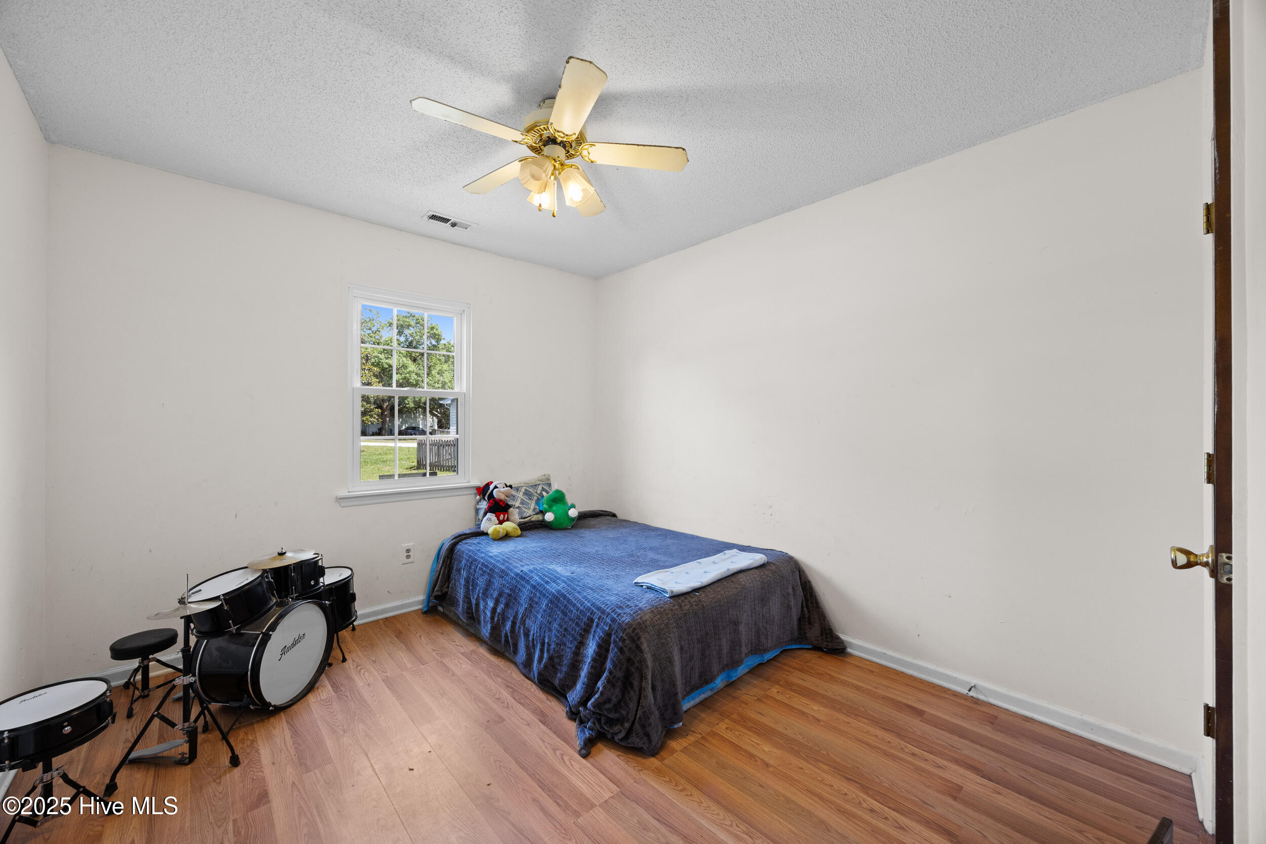 100514281 | Photo 17