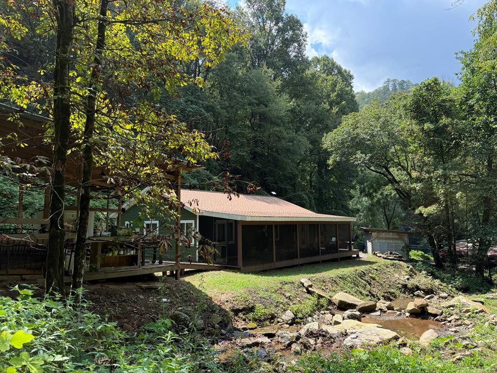 Homes for sale in Andrews, NC | 2555 Junaluska Rd, Andrews, NC 28901 | MLS# 98543429