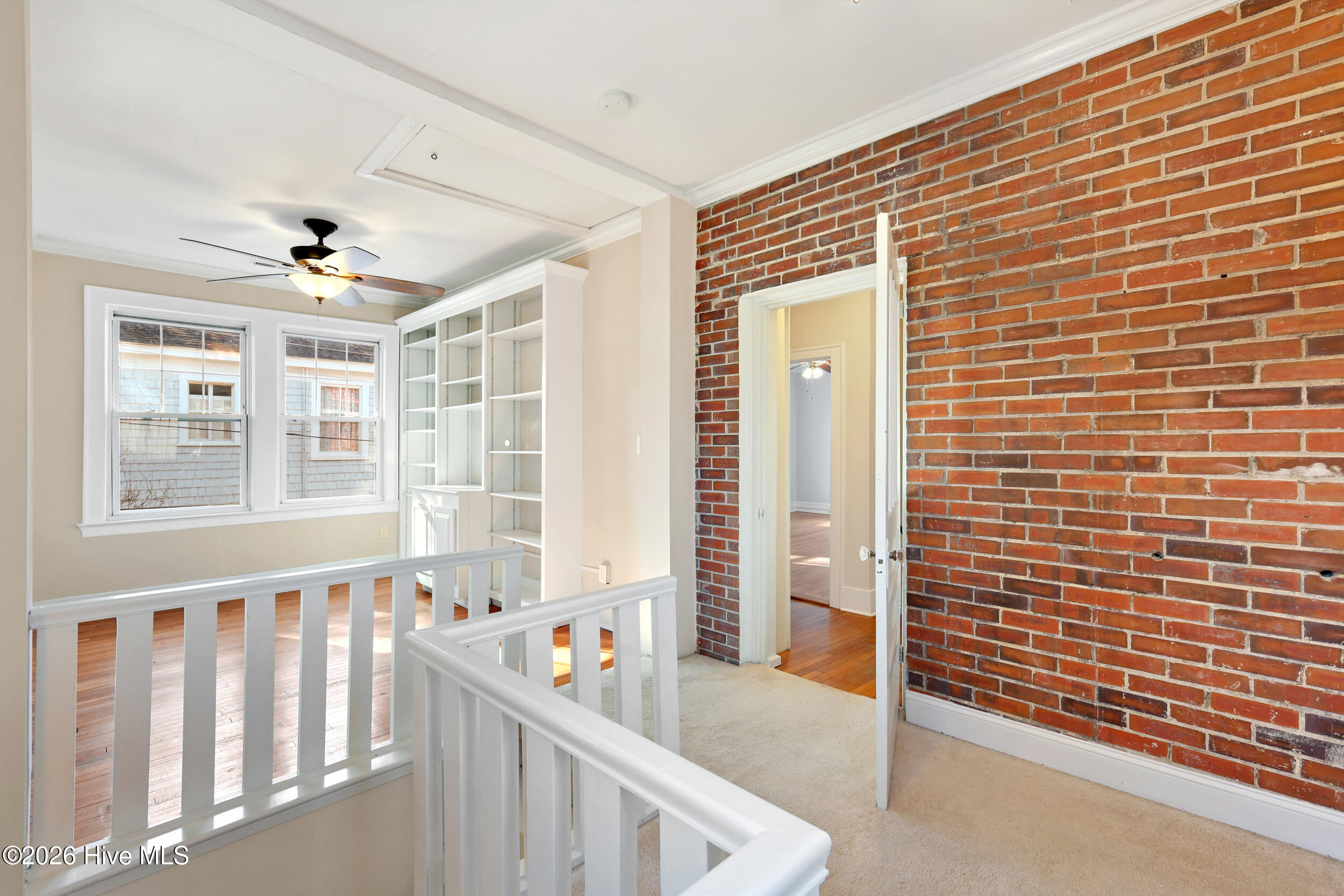 100514178 | Photo 45