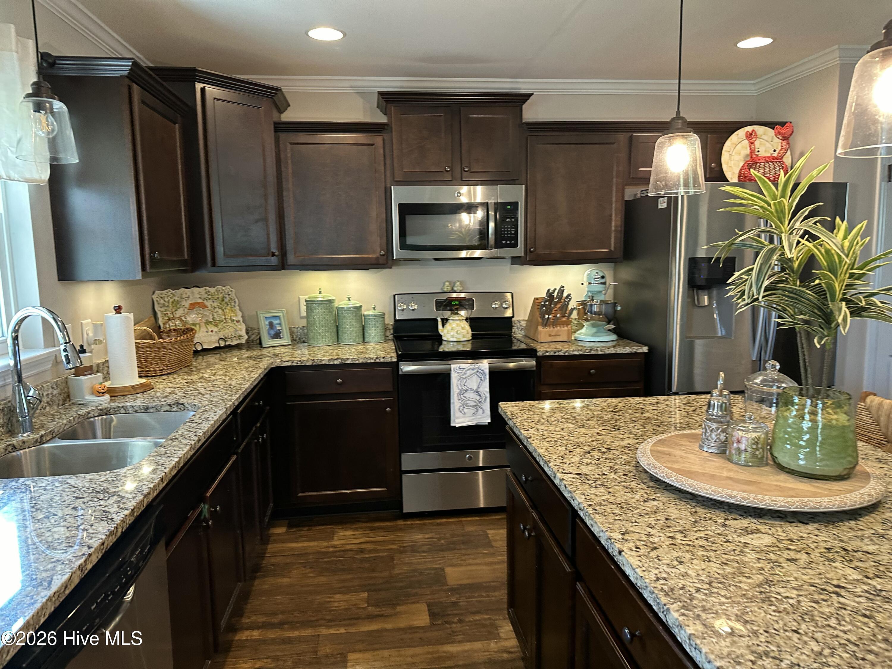 100559159 | Photo 13