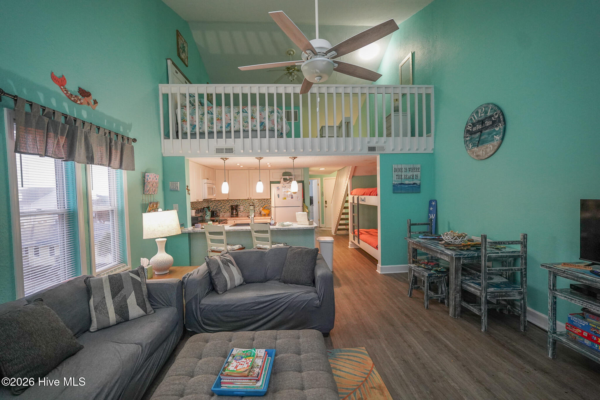 100548076 | Photo 17