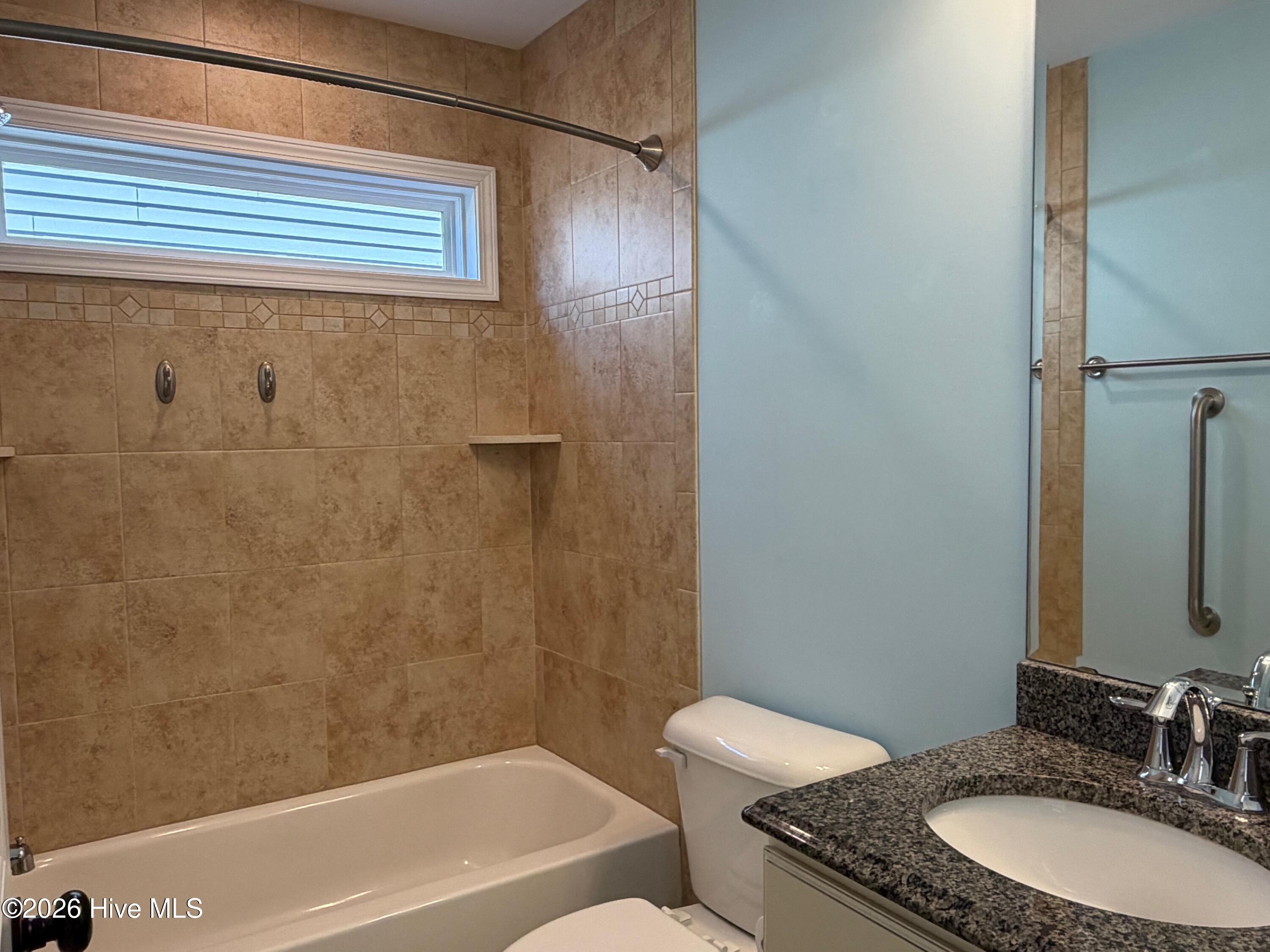 100561757 | Photo 10