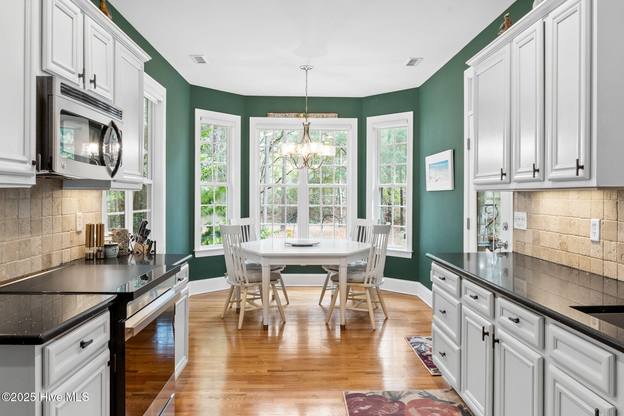 100535013 | Photo 13