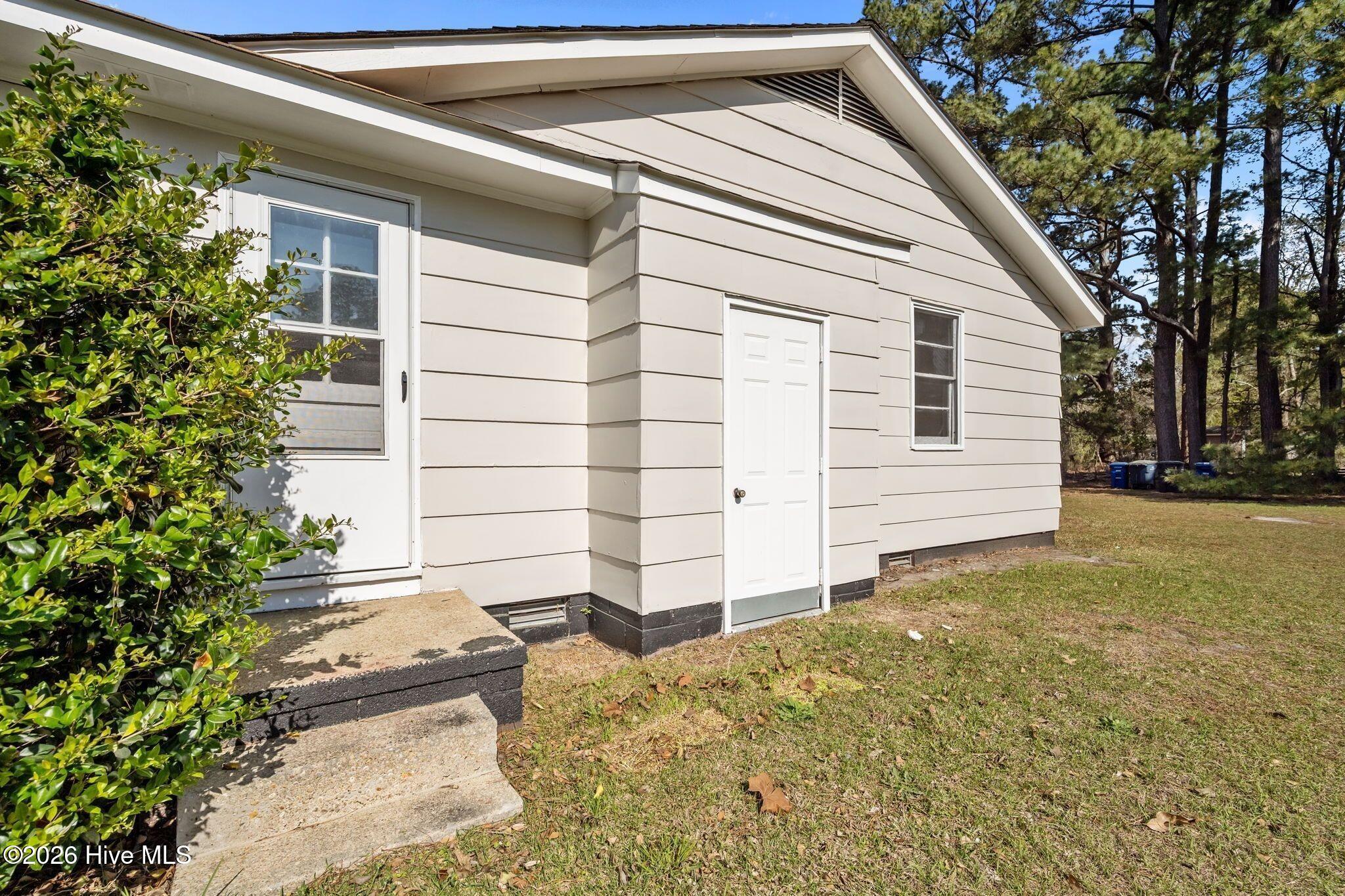 100562328 | Photo 15