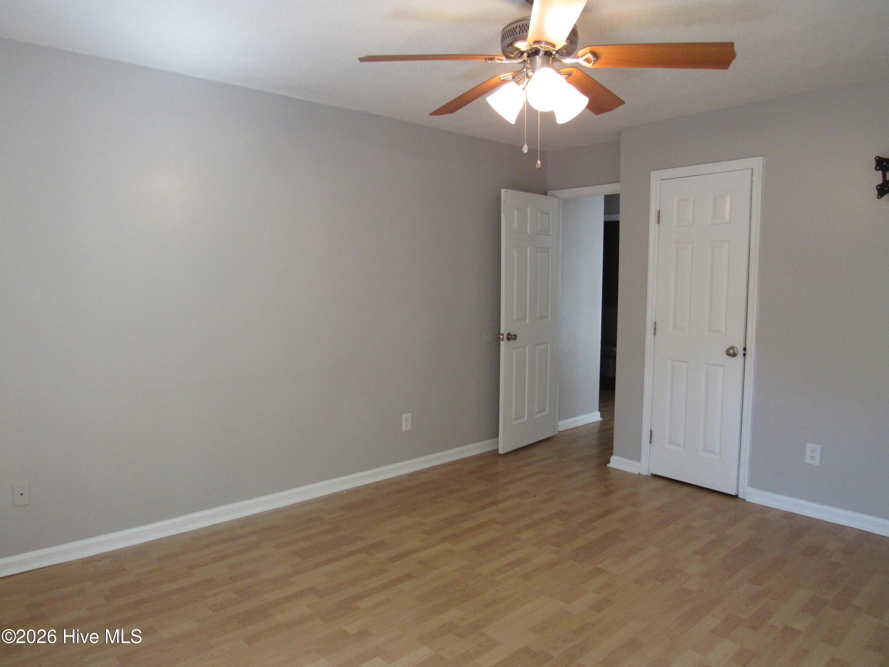 100558219 | Photo 14