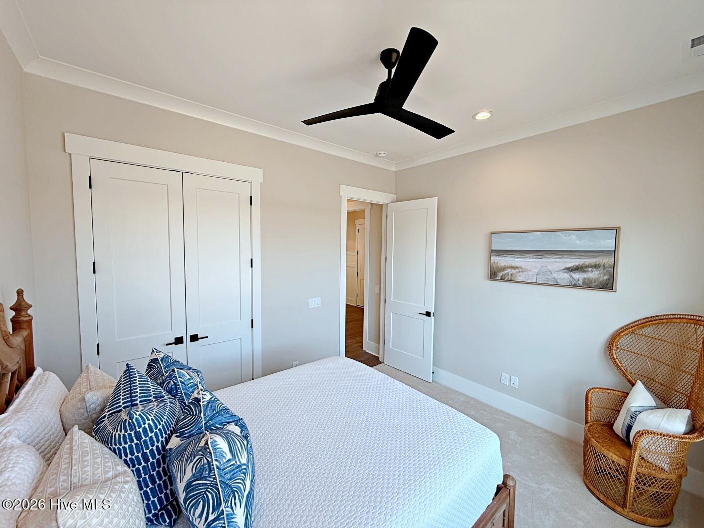 100553338 | Photo 46