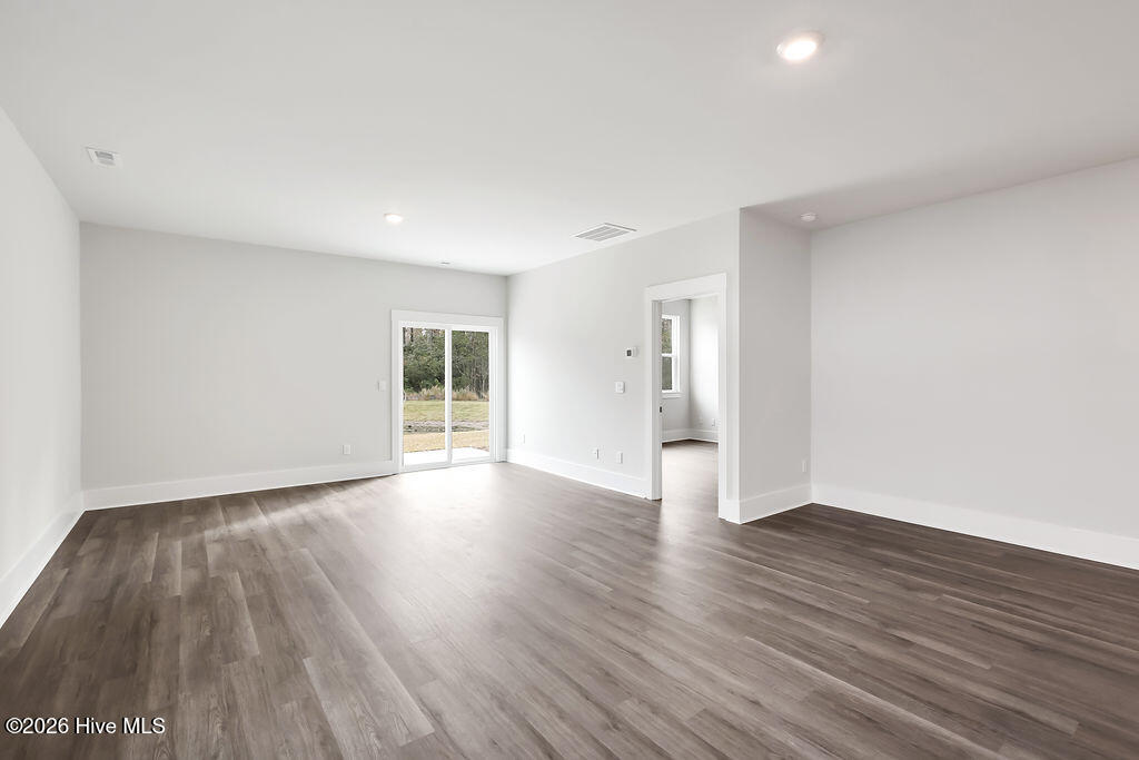 100560056 | Photo 12